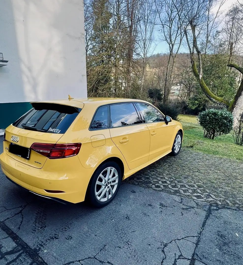 Audi A3 1.4 TFSI Sportback e-tron sport Gelb - 2