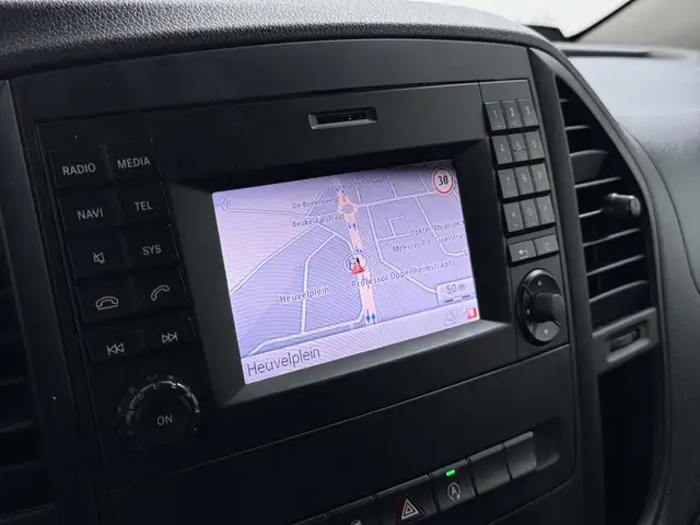 Mercedes-Benz Vito view 11