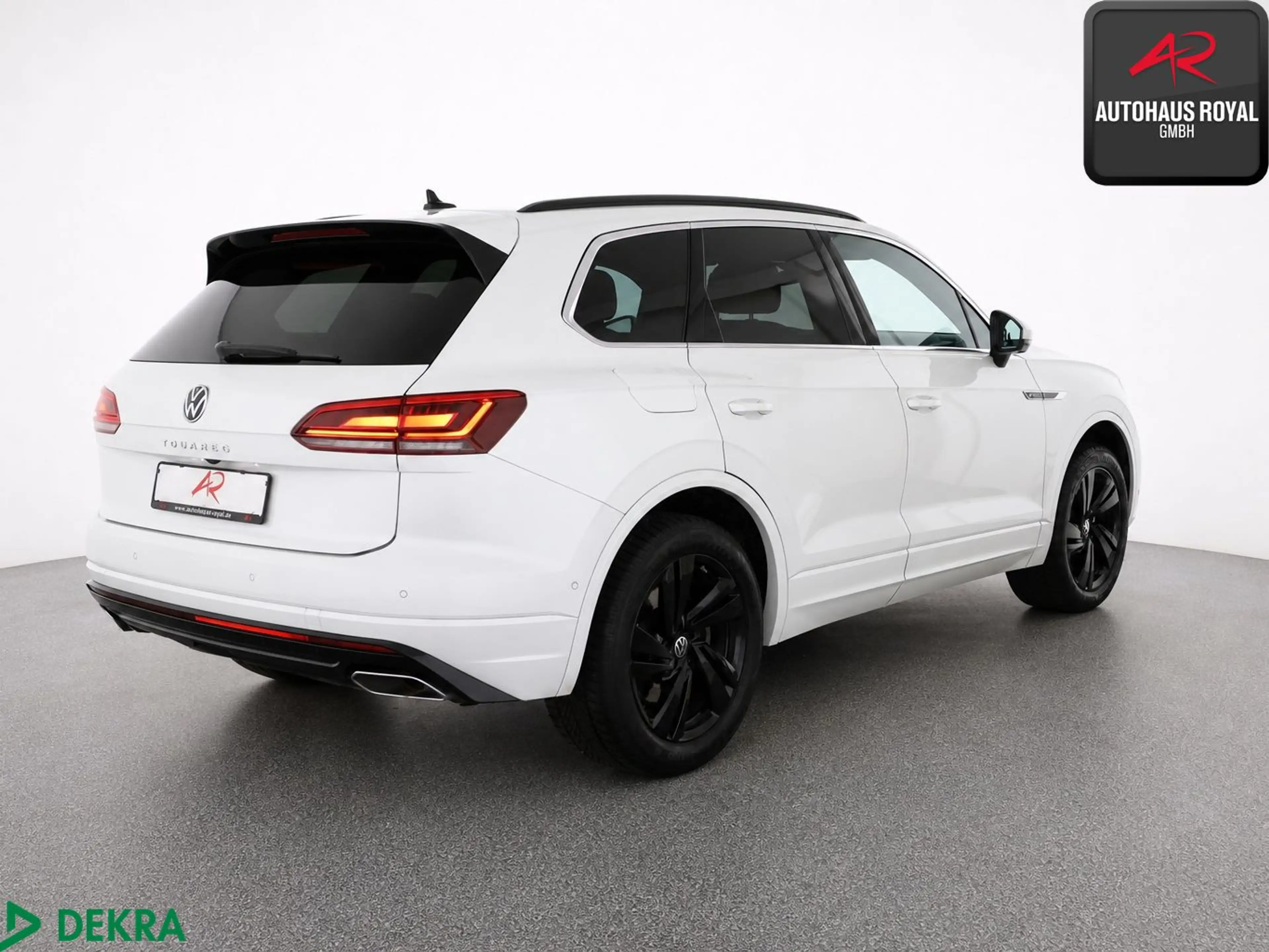 Volkswagen Touareg 3.0 TSI 4M R LINE DYNAUDIO,STANDHZ,360° — photo 5