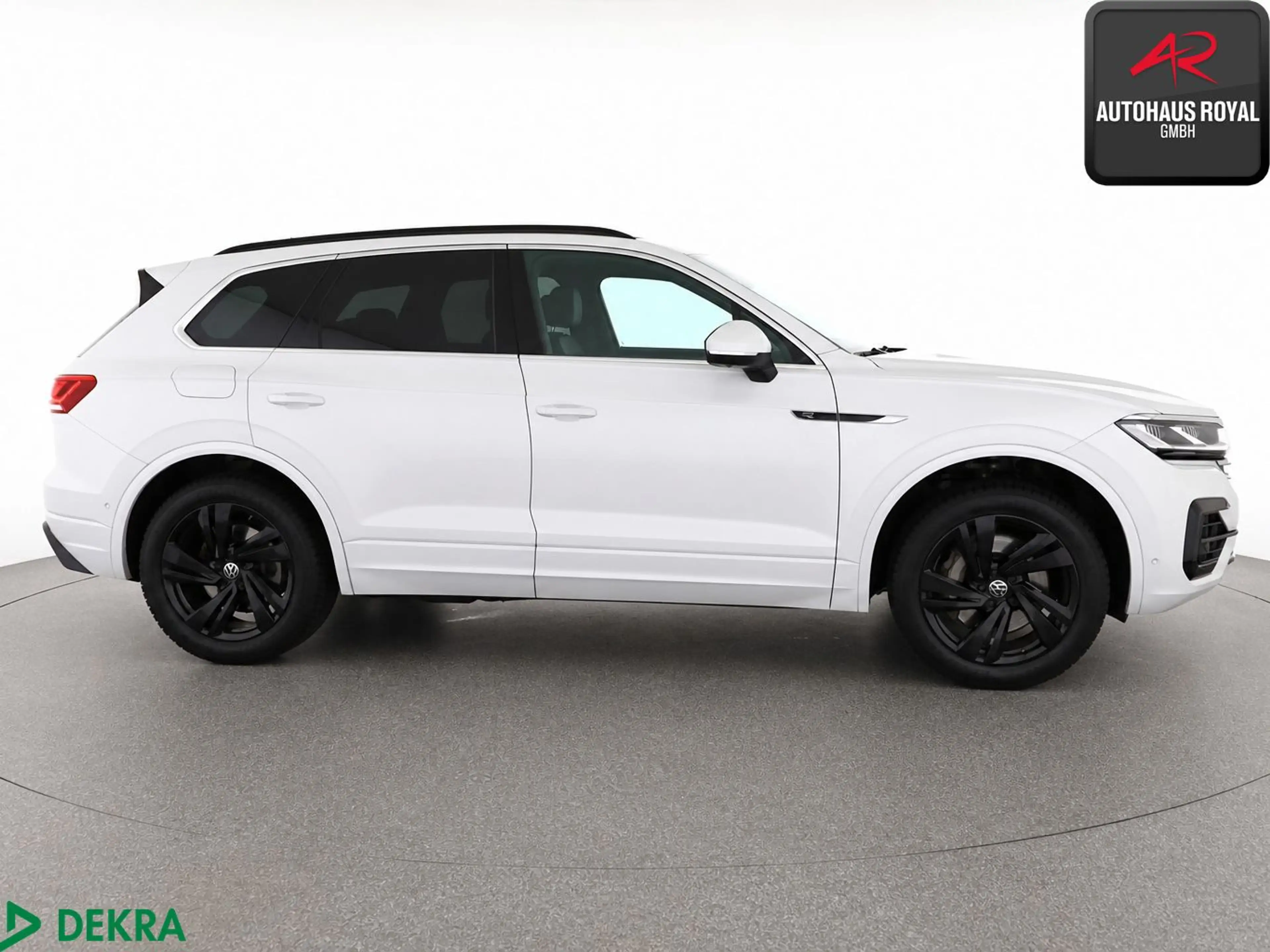 Volkswagen Touareg 3.0 TSI 4M R LINE DYNAUDIO,STANDHZ,360° — photo 6