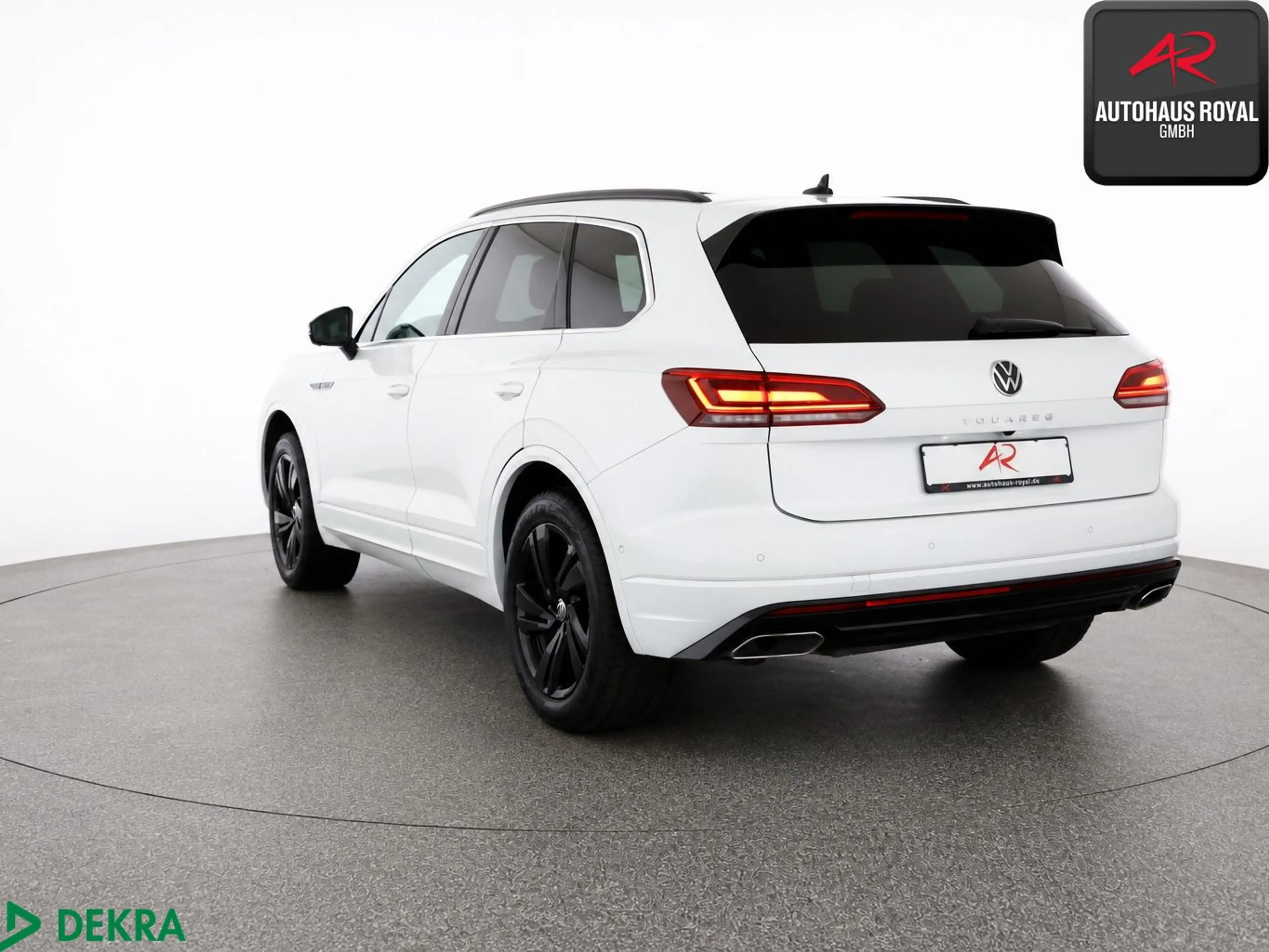 Volkswagen Touareg 3.0 TSI 4M R LINE DYNAUDIO,STANDHZ,360° — photo 3