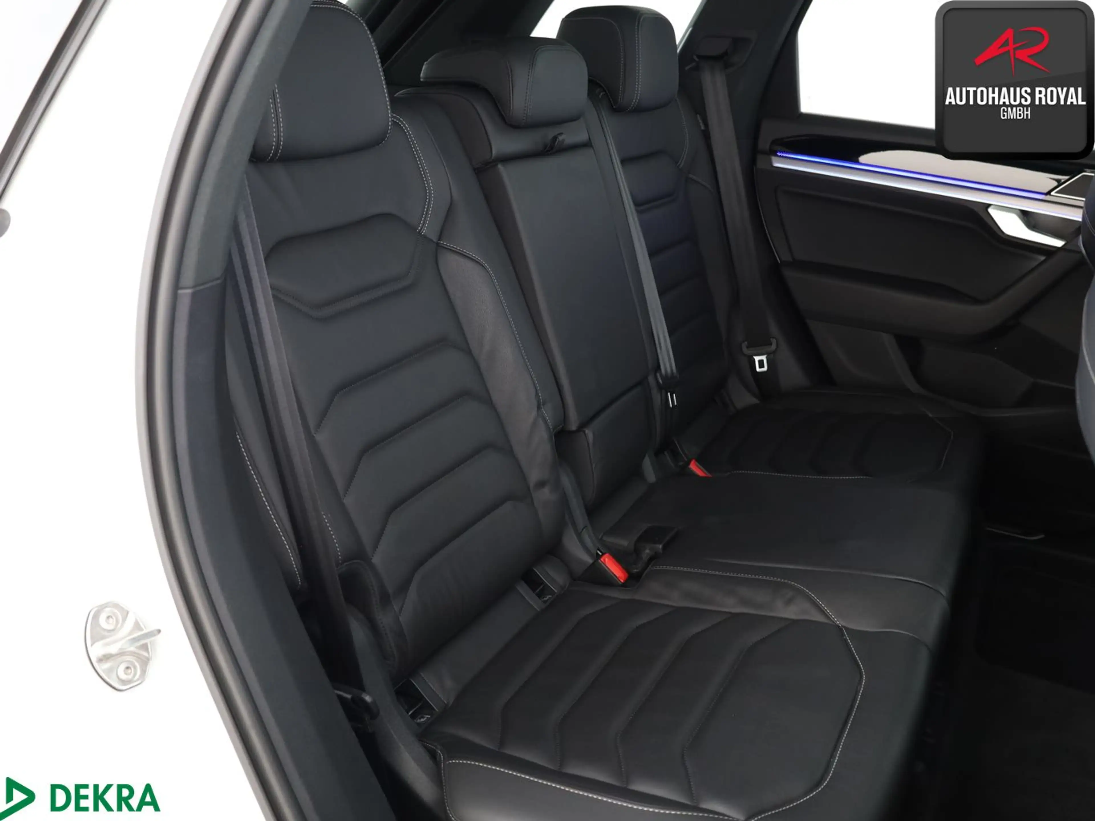 Volkswagen Touareg 3.0 TSI 4M R LINE DYNAUDIO,STANDHZ,360° — photo 13