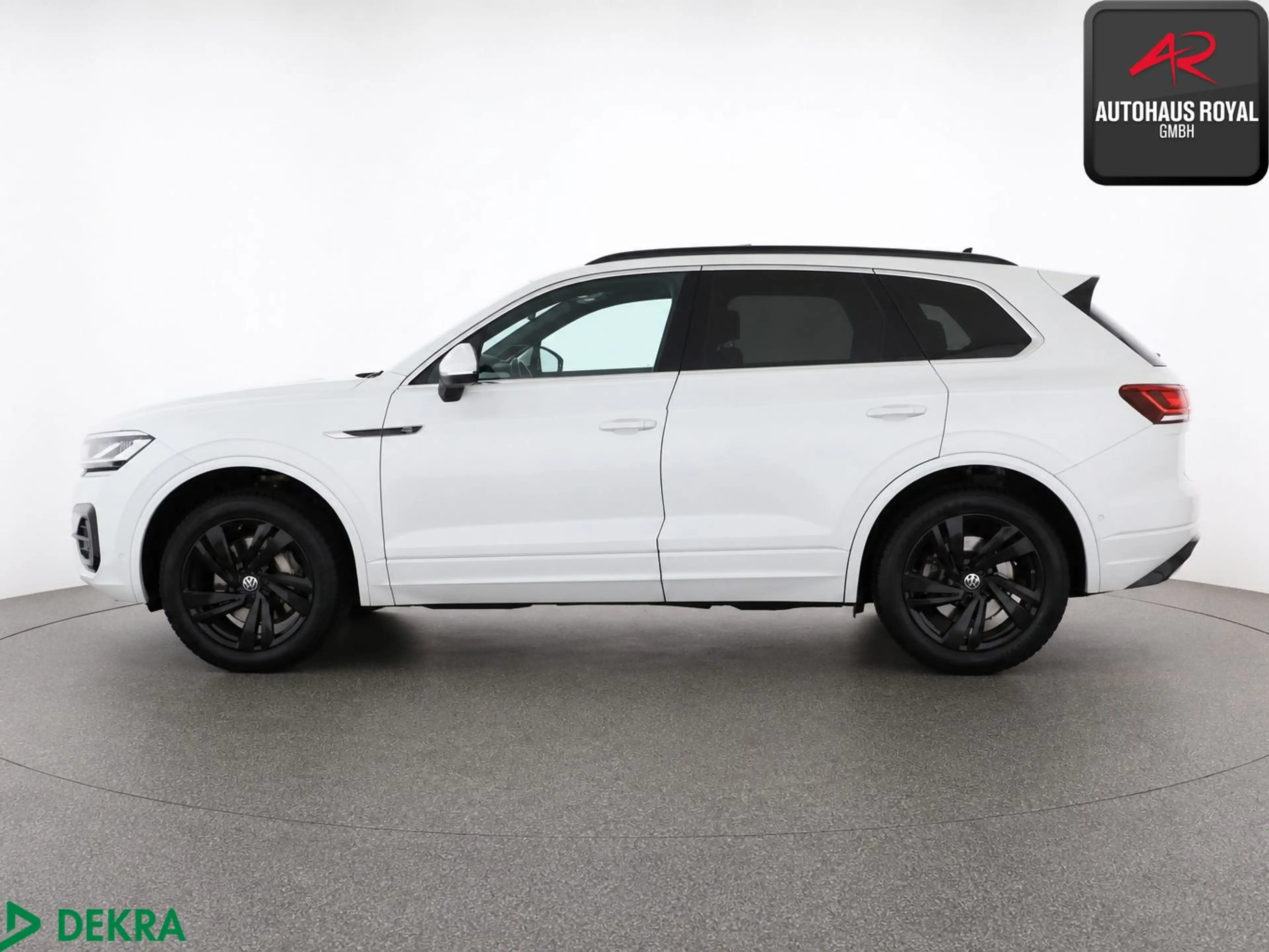 Volkswagen Touareg 3.0 TSI 4M R LINE DYNAUDIO,STANDHZ,360° — photo 2
