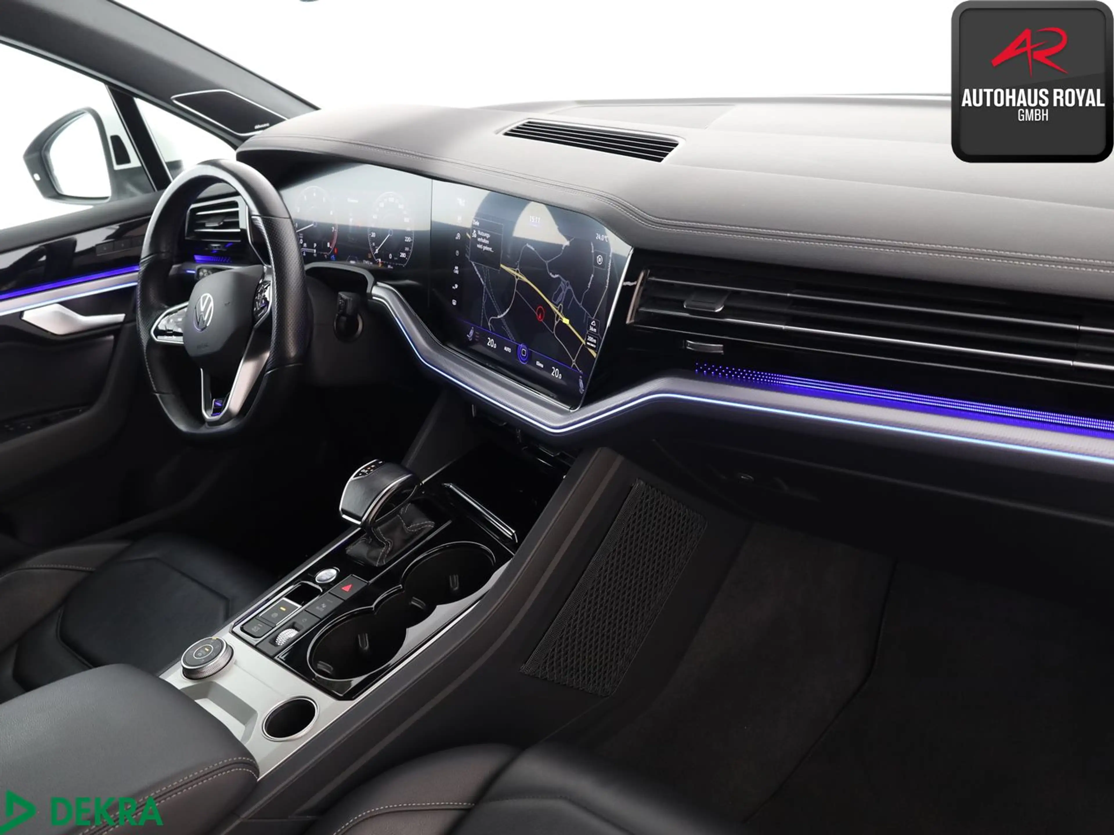 Volkswagen Touareg 3.0 TSI 4M R LINE DYNAUDIO,STANDHZ,360° — photo 11
