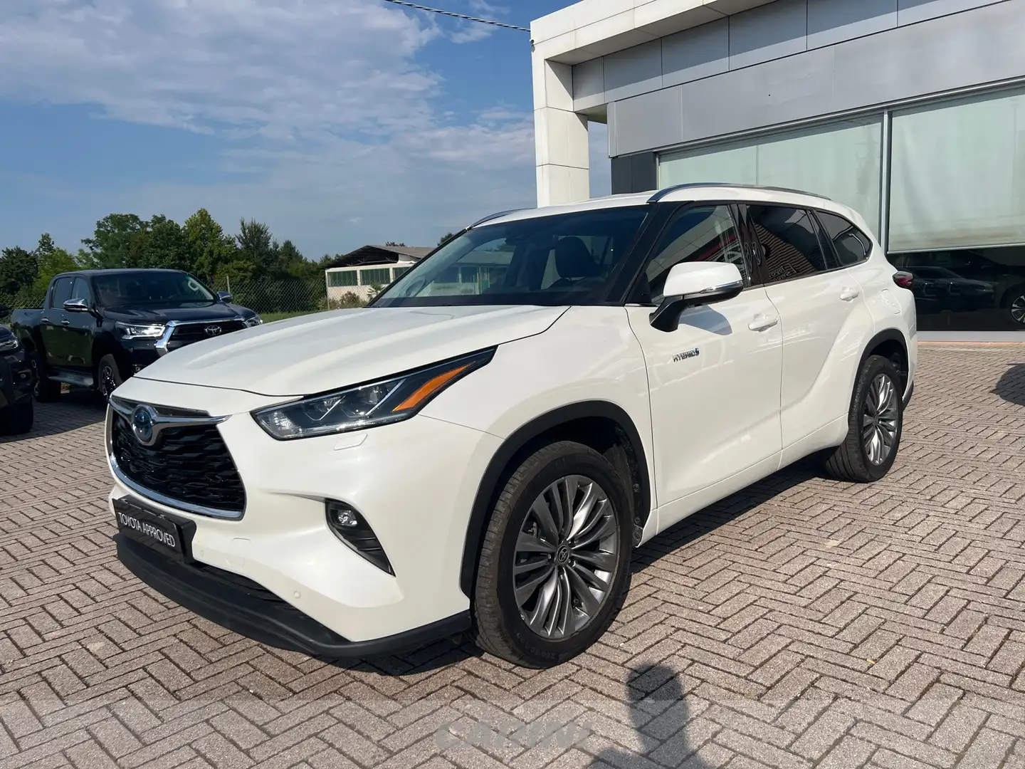 Toyota Highlander 2.5h lounge e-cvt Bílá - 1
