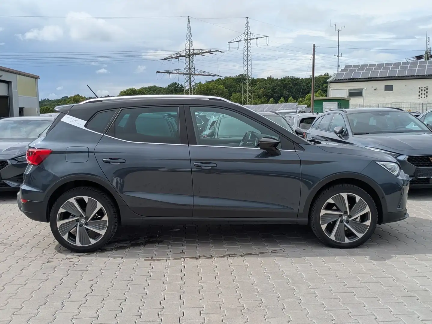SEAT Arona 1.5 TSI FR DSG AHK*ACC*LED*APP*DAB*KAMERA Grau - 2