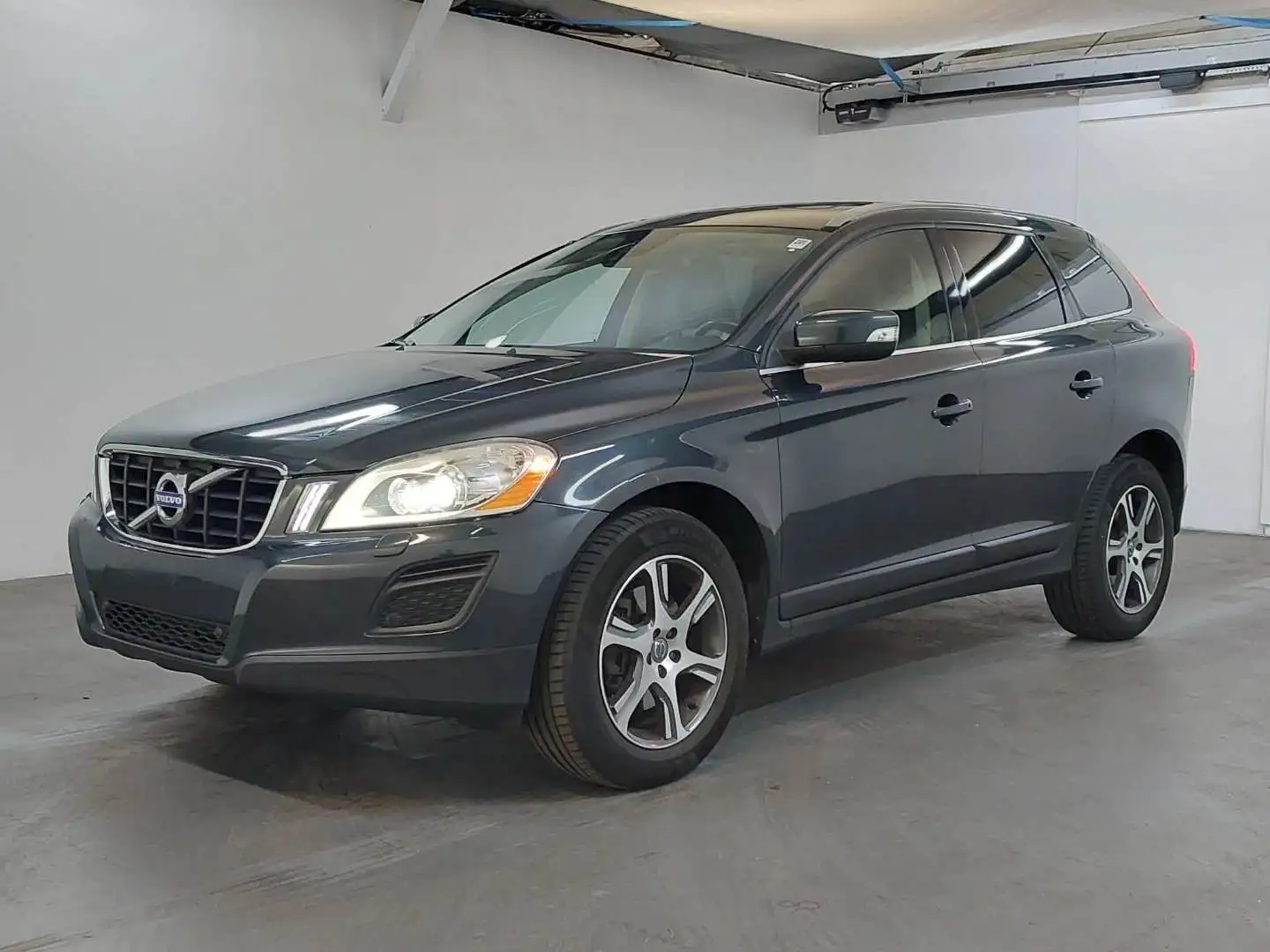 Volvo XC60 Volvo XC60 2,4 D3 AWD Geartronic "Summum" 2.4 Grigio - 2