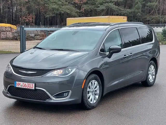 Chrysler Pacifica 3.6 V6 - LEDER - NAVI - 7*Sitzer