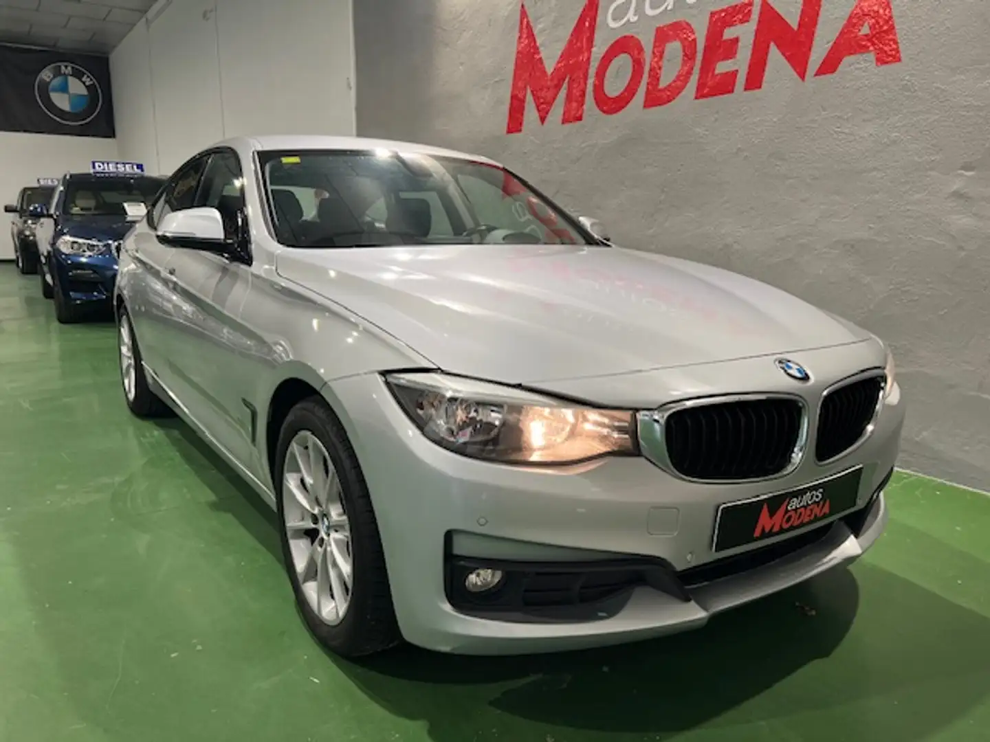 BMW 320 320dA Gran Turismo Luxury Gris - 1