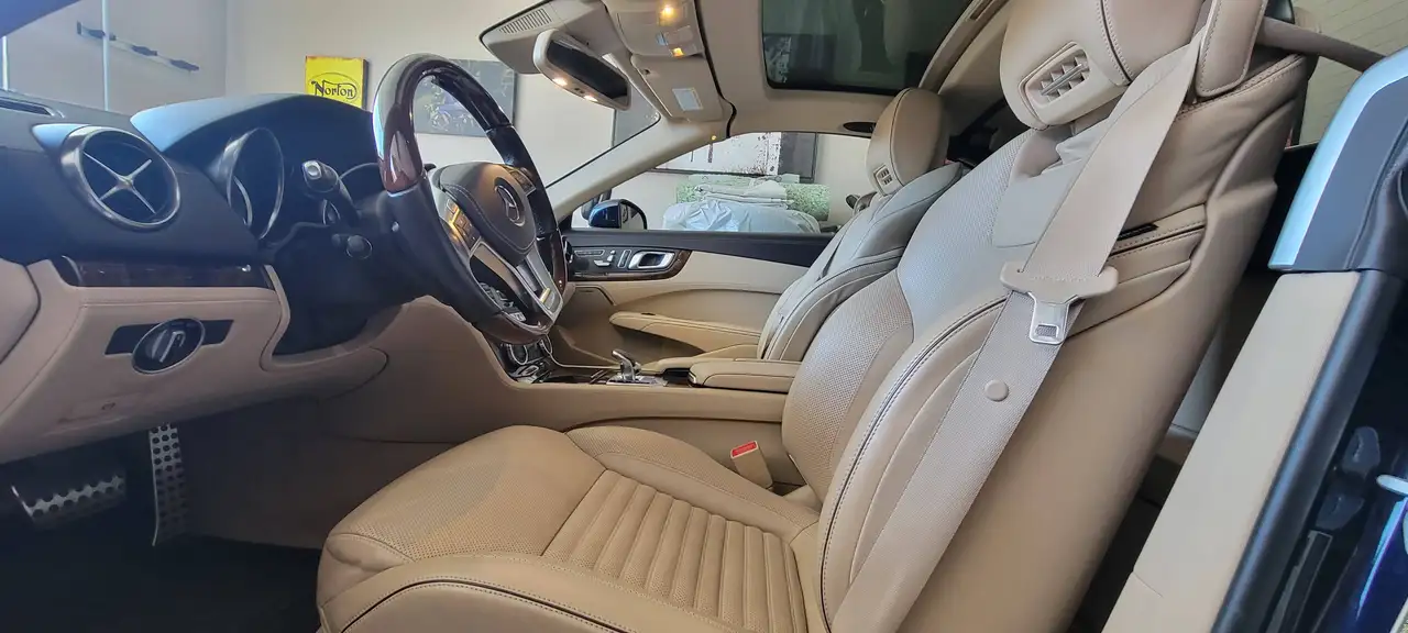 Mercedes-Benz SL снимка Mercedes-Benz SL