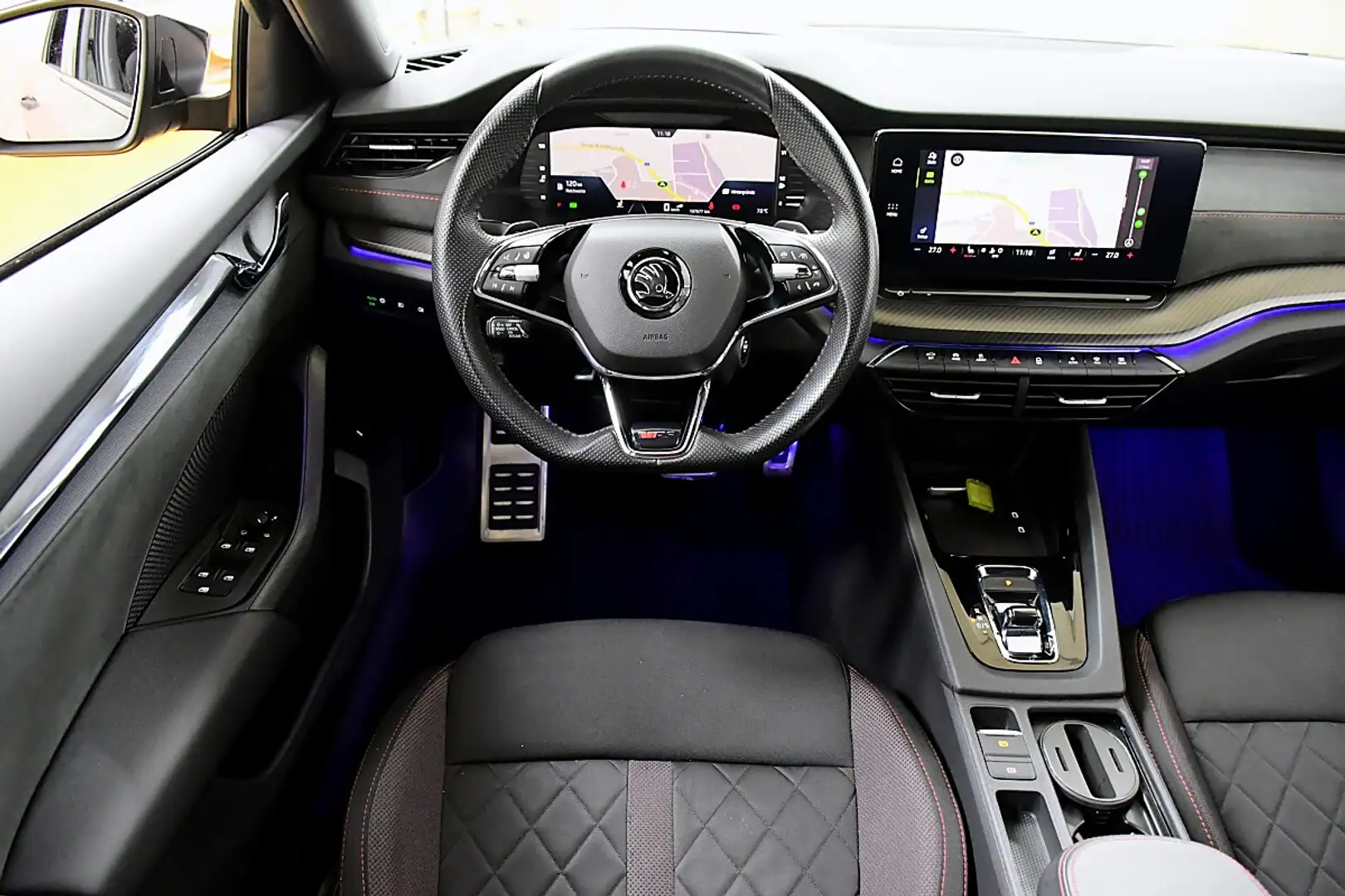 Skoda Octavia Combi 2,0 TDI RS DSG Schwarz - 2