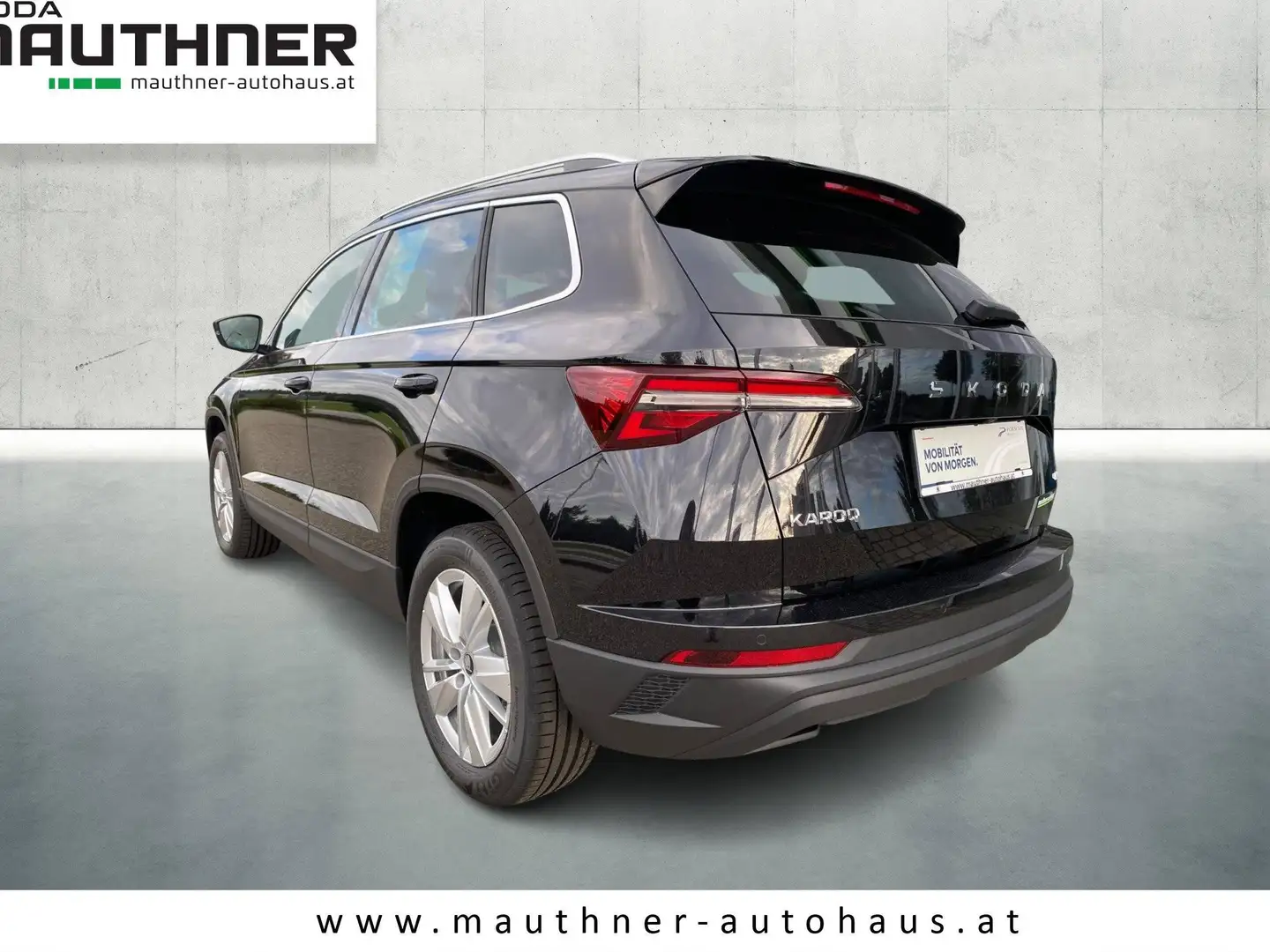 Skoda Karoq Selection 4x4 Schwarz - 2