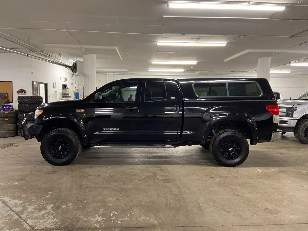 Toyota Tundra снимка Toyota Tundra