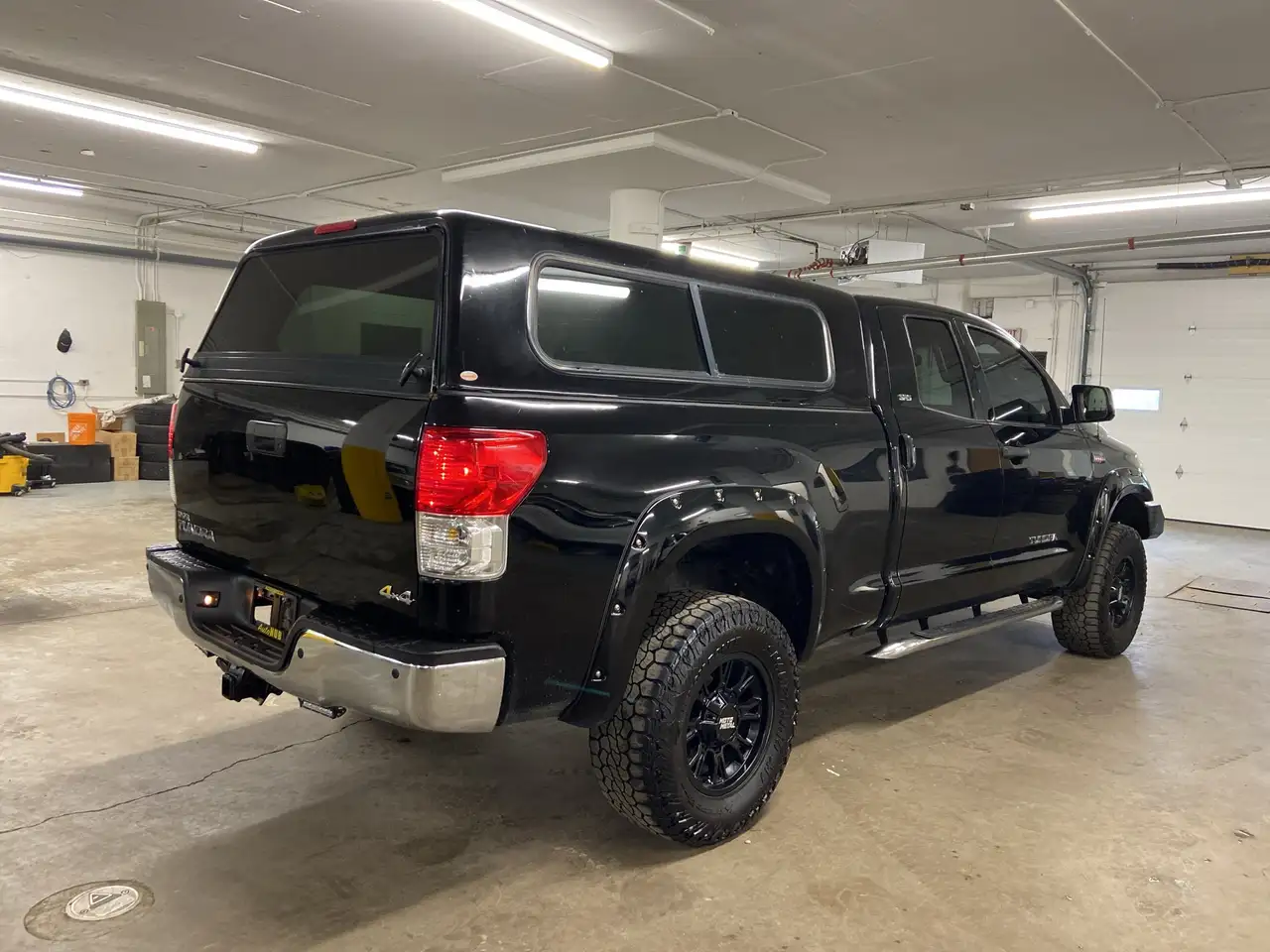 Toyota Tundra снимка Toyota Tundra
