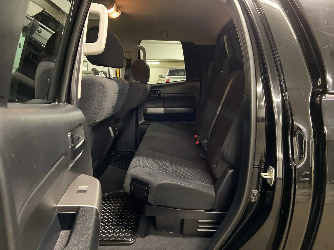 Toyota Tundra снимка Toyota Tundra