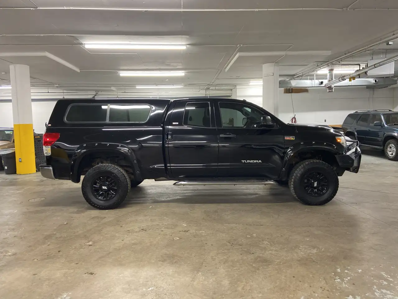 Toyota Tundra снимка Toyota Tundra