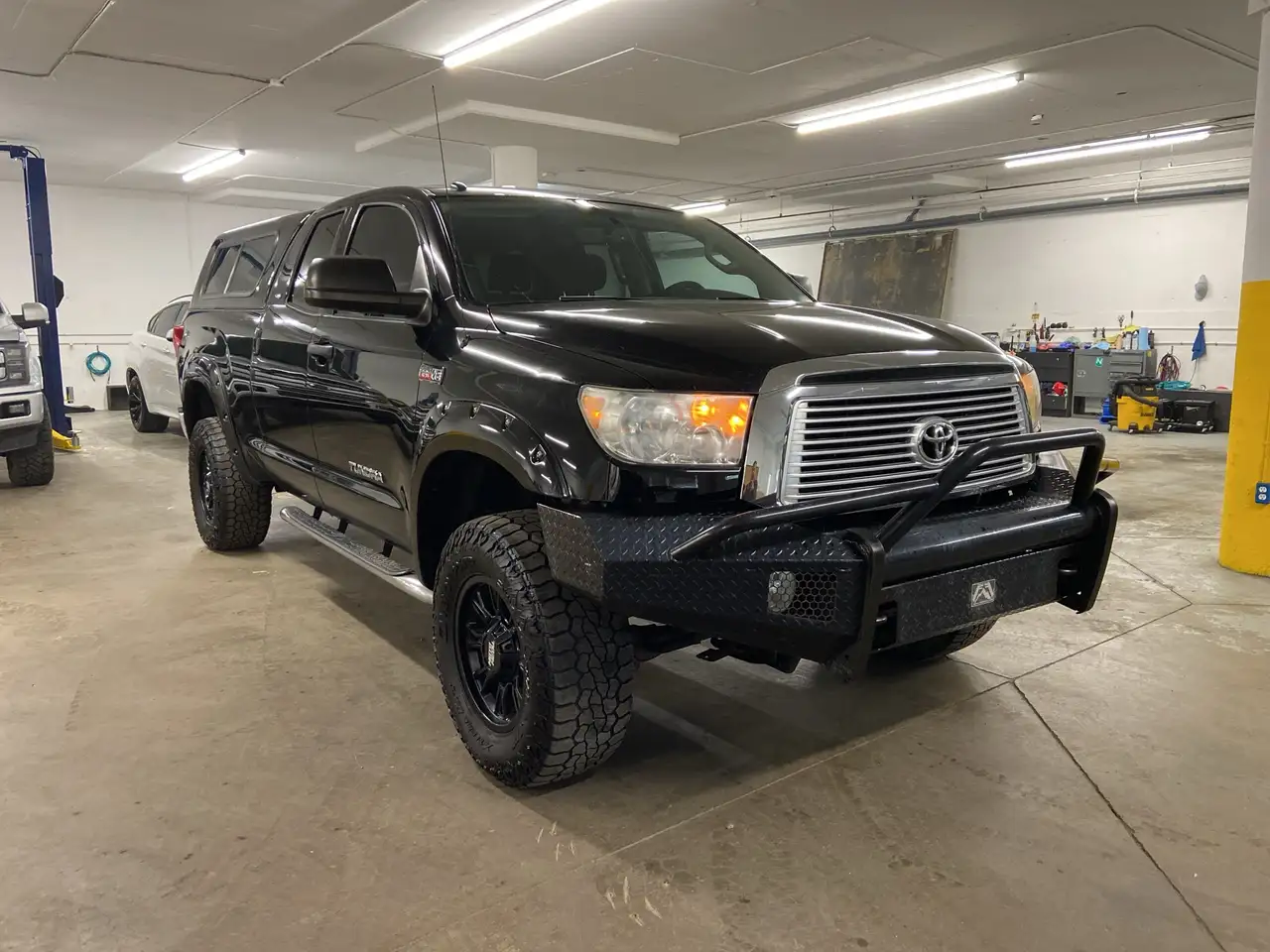 Toyota Tundra снимка Toyota Tundra