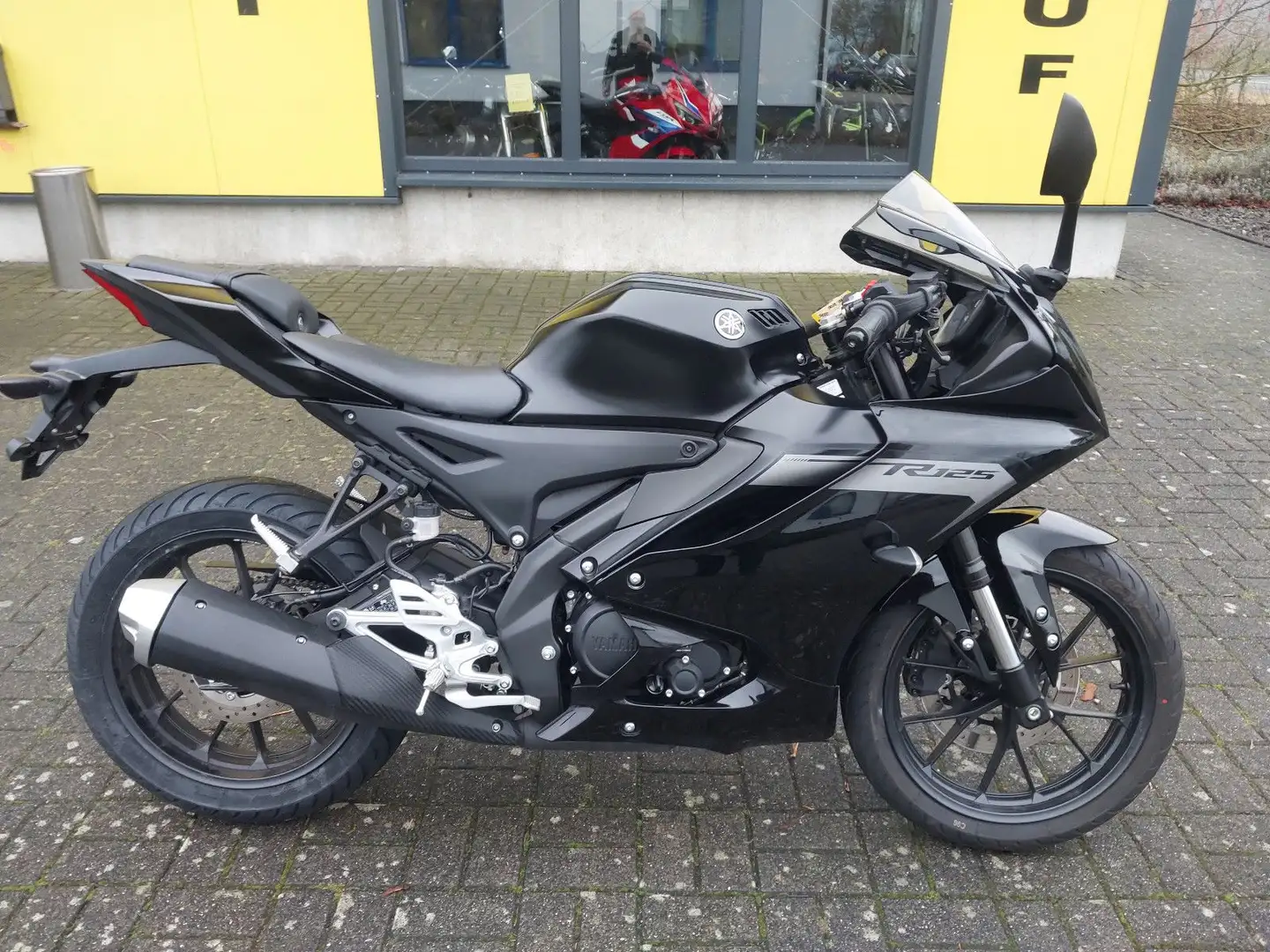 Yamaha YZF-R125 von2025 Negro - 1