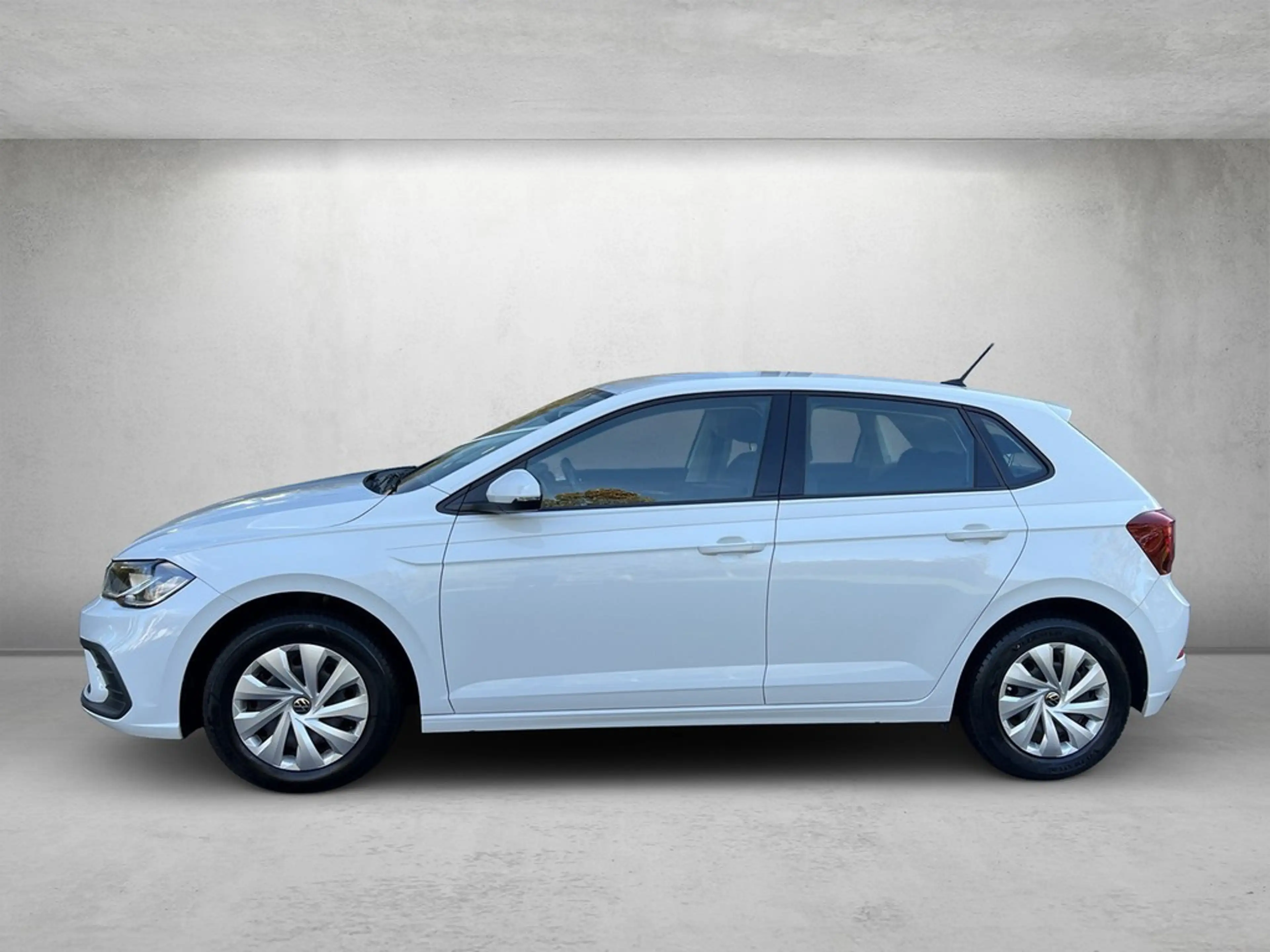 Volkswagen Polo VI 1.0 TSI DSG Life — photo 2