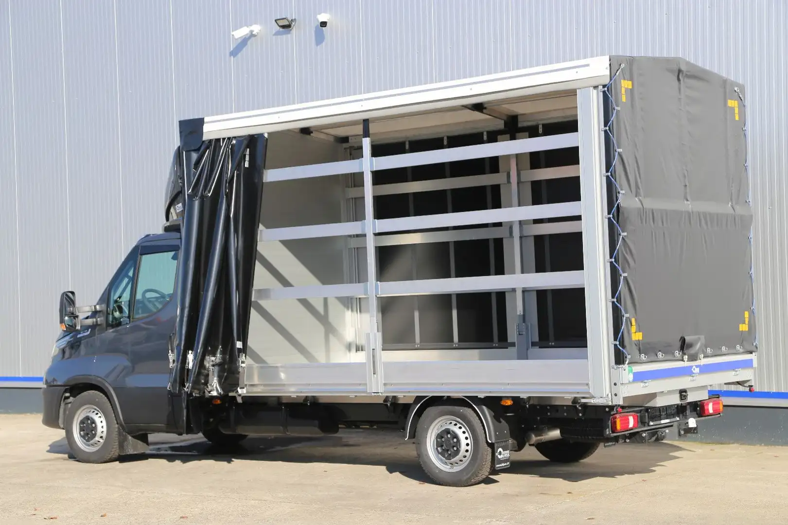 Iveco Daily 35S18HA8/P 420x220x220 SOFORT VERFÜGBAR - 1