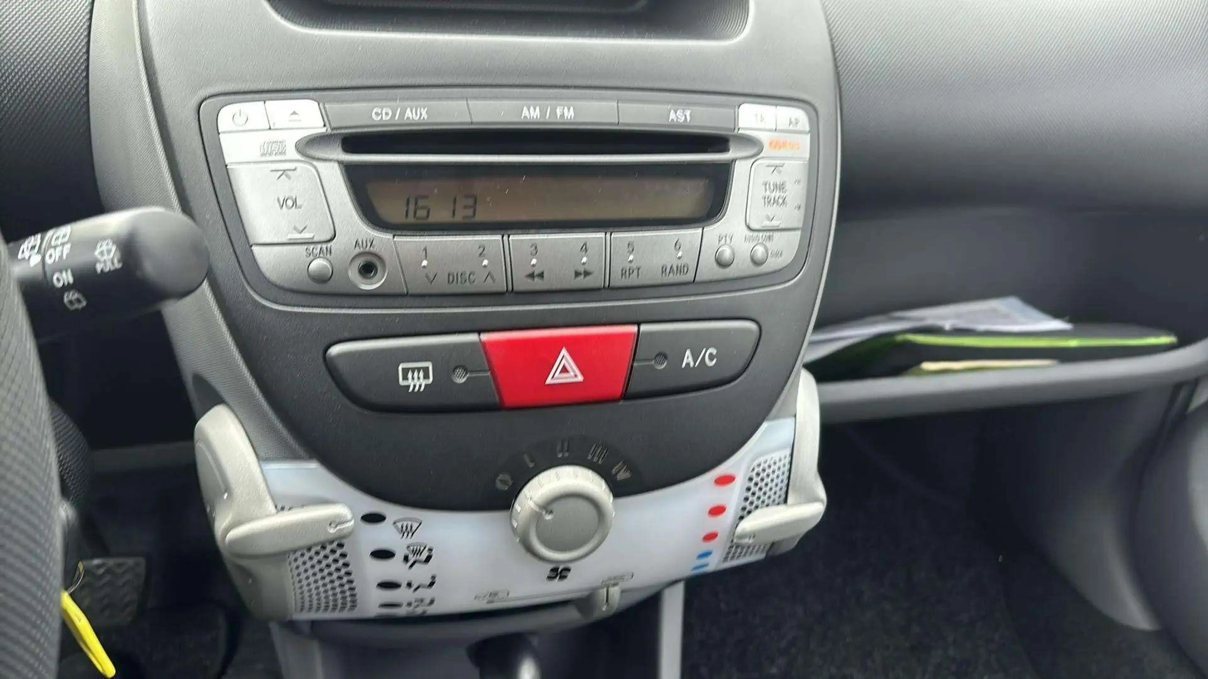 Peugeot 107 Filou*Automatik*2.Hand*Klima*03/27 HU/AU*4/5T* — photo 10