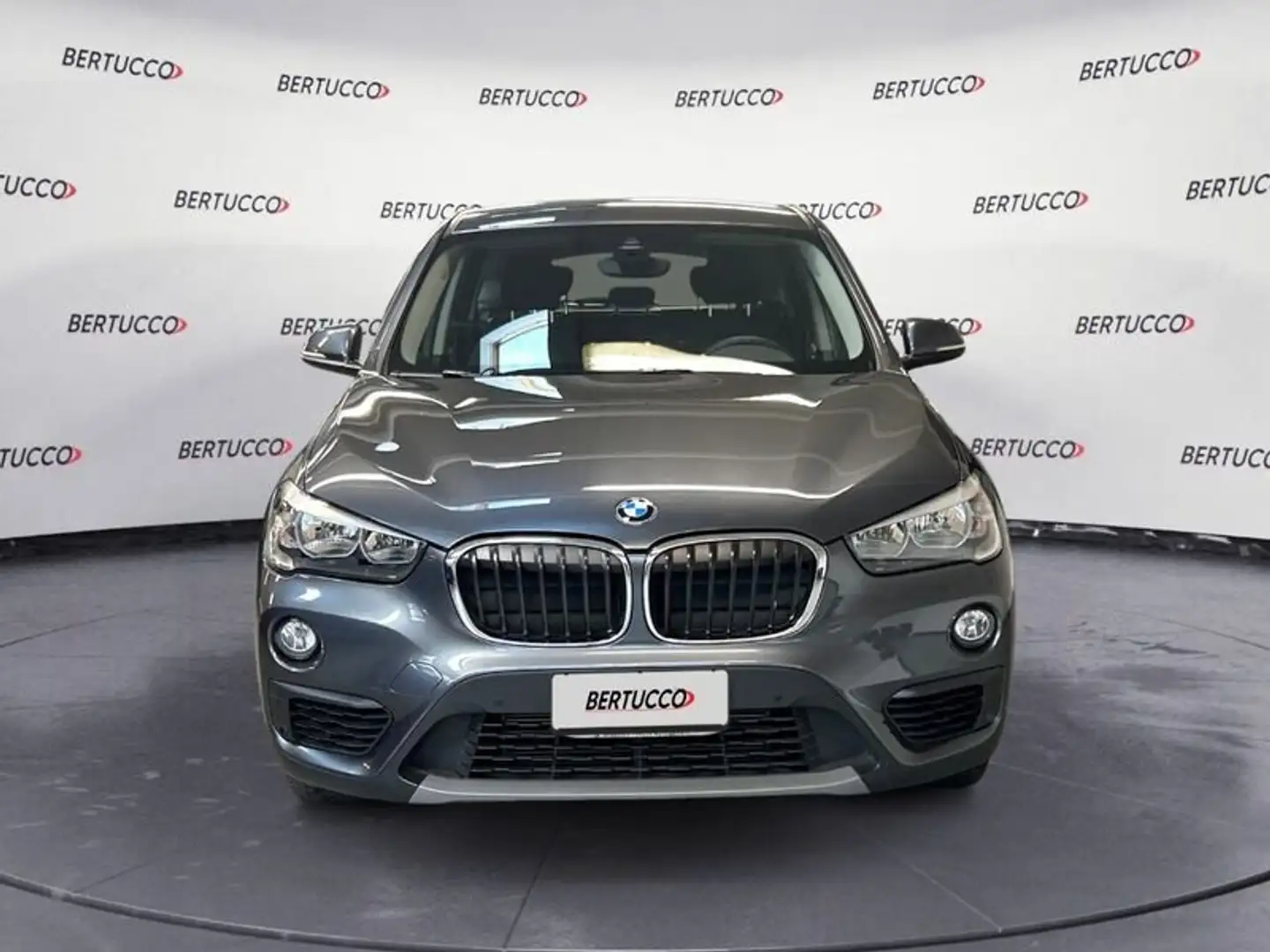 BMW X1 sDrive16d Advantage Gris - 2