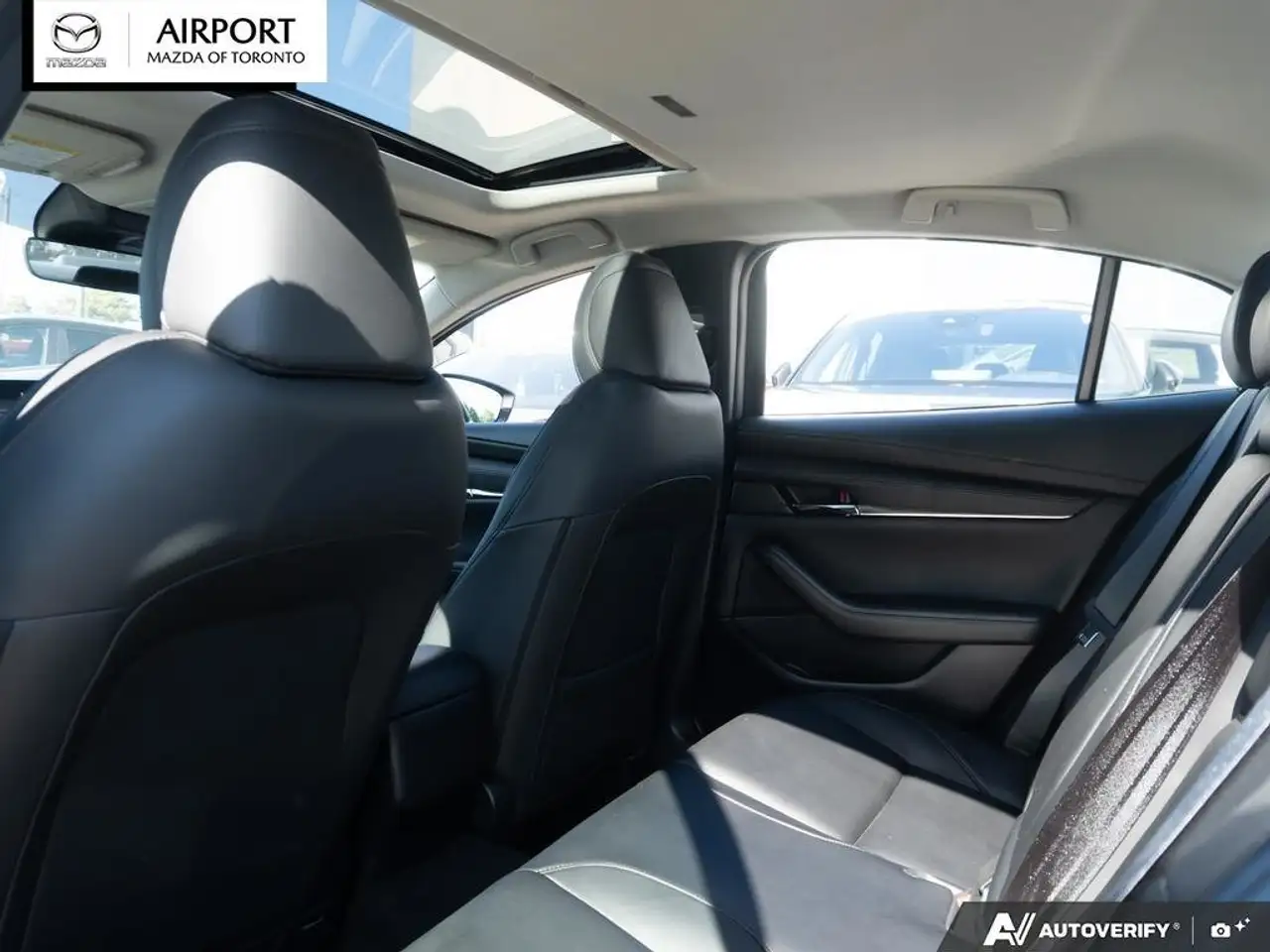 Mazda 3 снимка Mazda 3