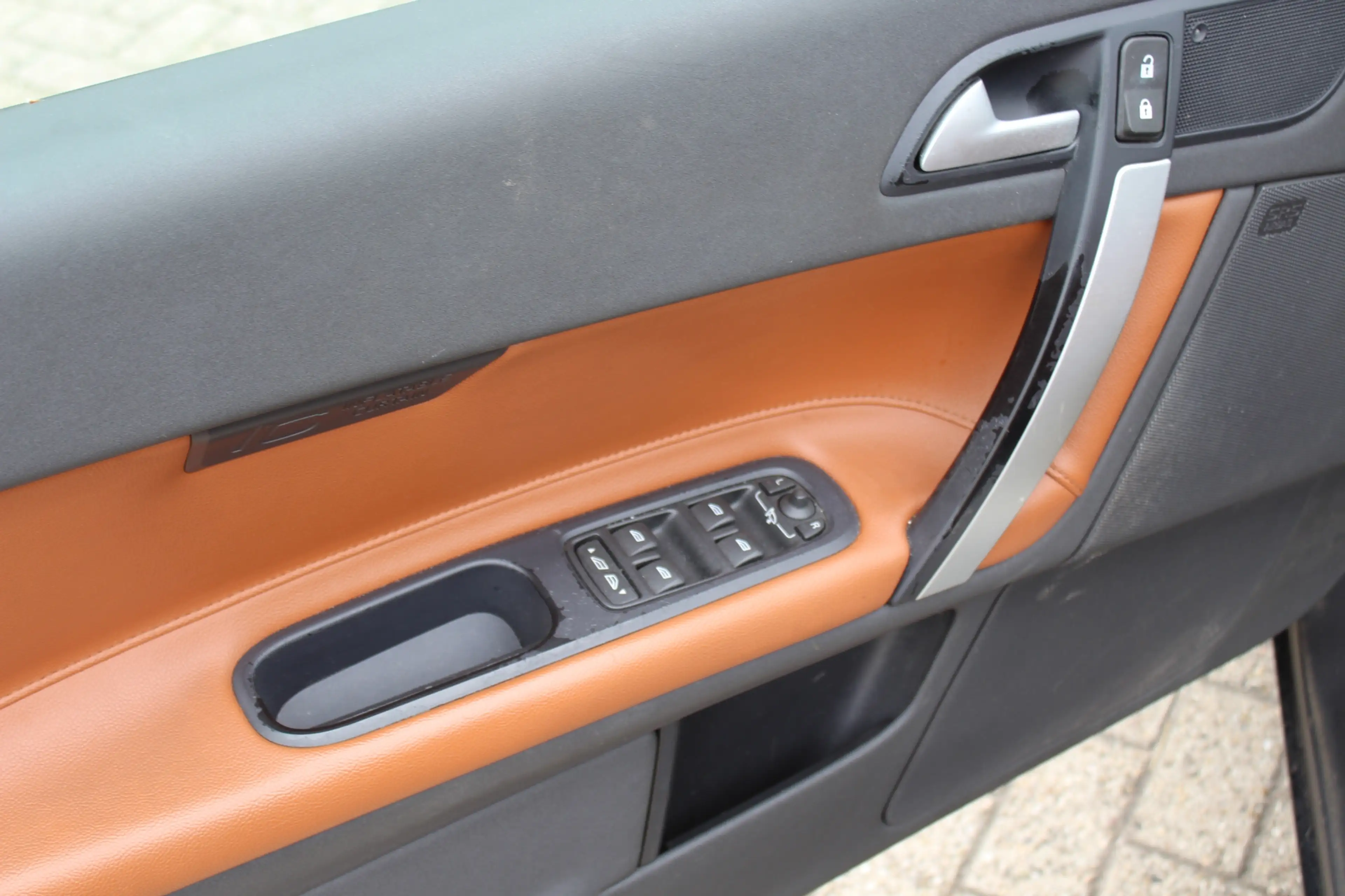 Volvo C70 Convertible 2.0 D3 Summum automaat vol leder winds — photo 24