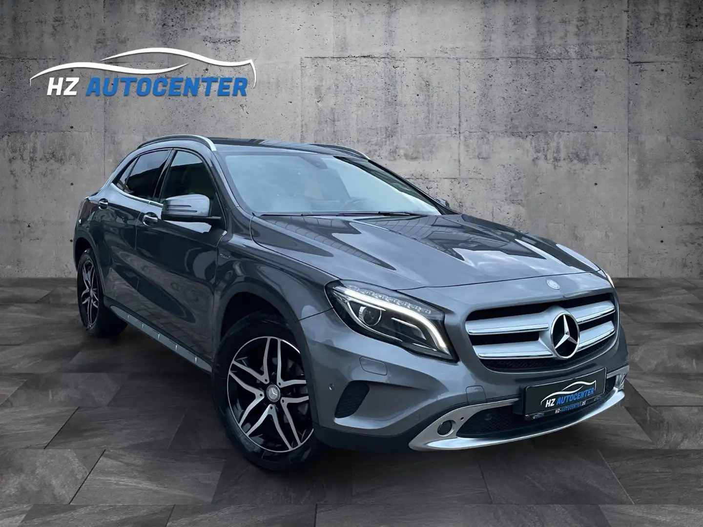 Mercedes-Benz GLA 200 d 4MATIC Activity Edition*NAVI*KAMERA Gris - 1