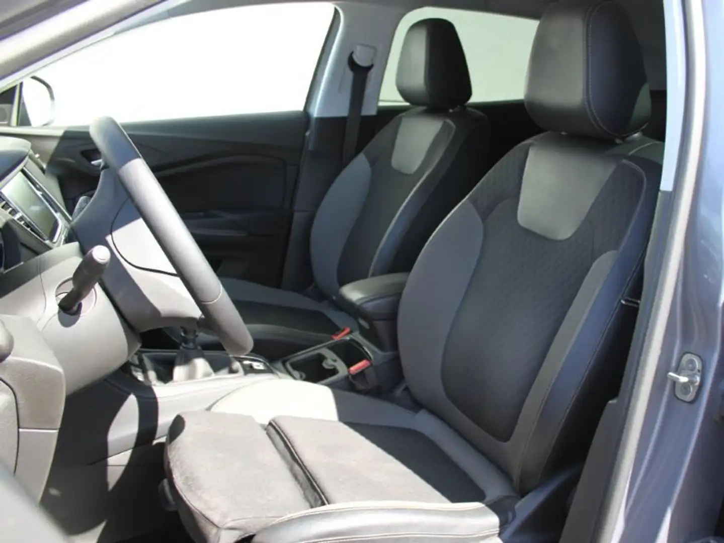 Opel Grandland X Edition 1.2 Navi AGR Bi-LED Sitzheiz. Grau - 2