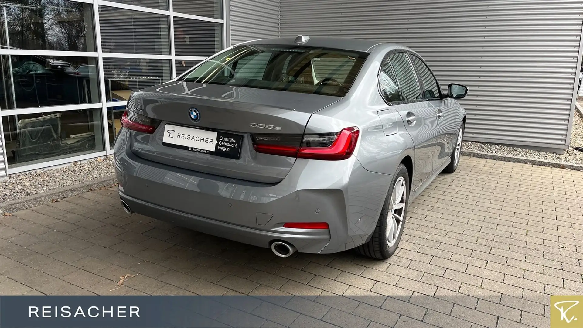 BMW 330 e xDrive Navi HUD RüKa adLED 17"LM Grau - 2