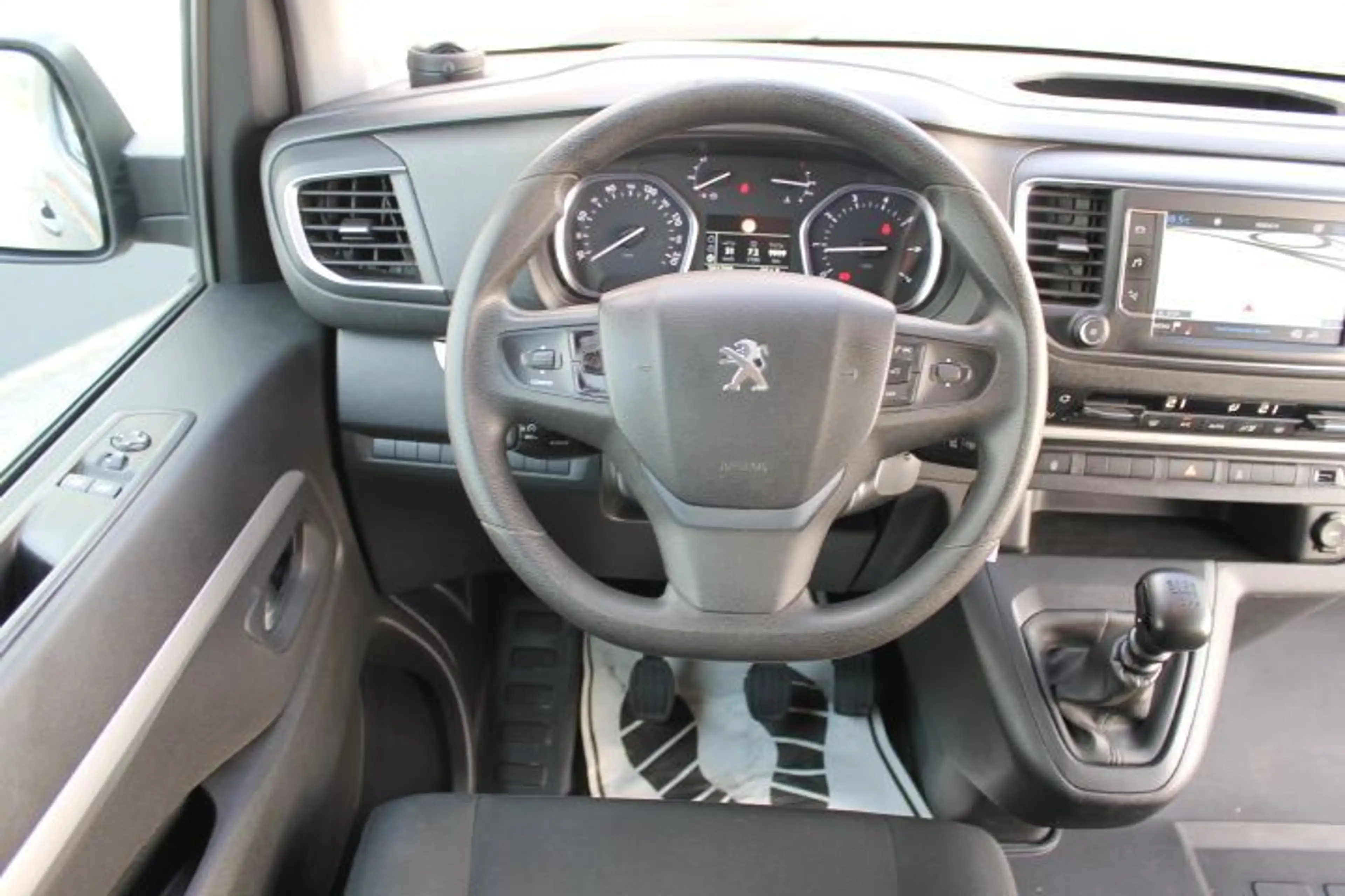 Peugeot Traveller Active L2 BlueHDI 150 S&S — photo 15