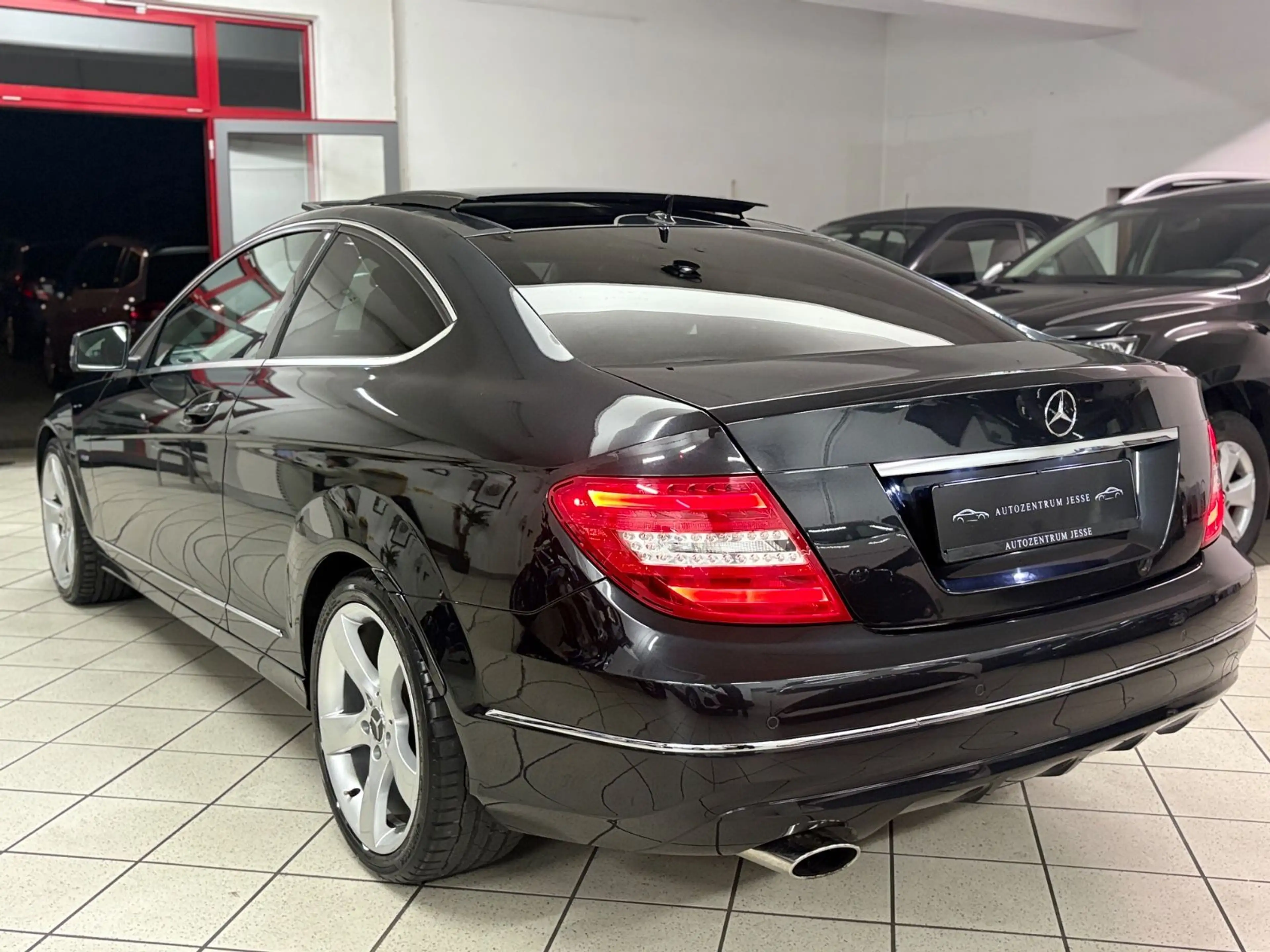 Mercedes-Benz C 250 Coupe CGI BlueEfficiency|Service Neu|Pano — photo 6