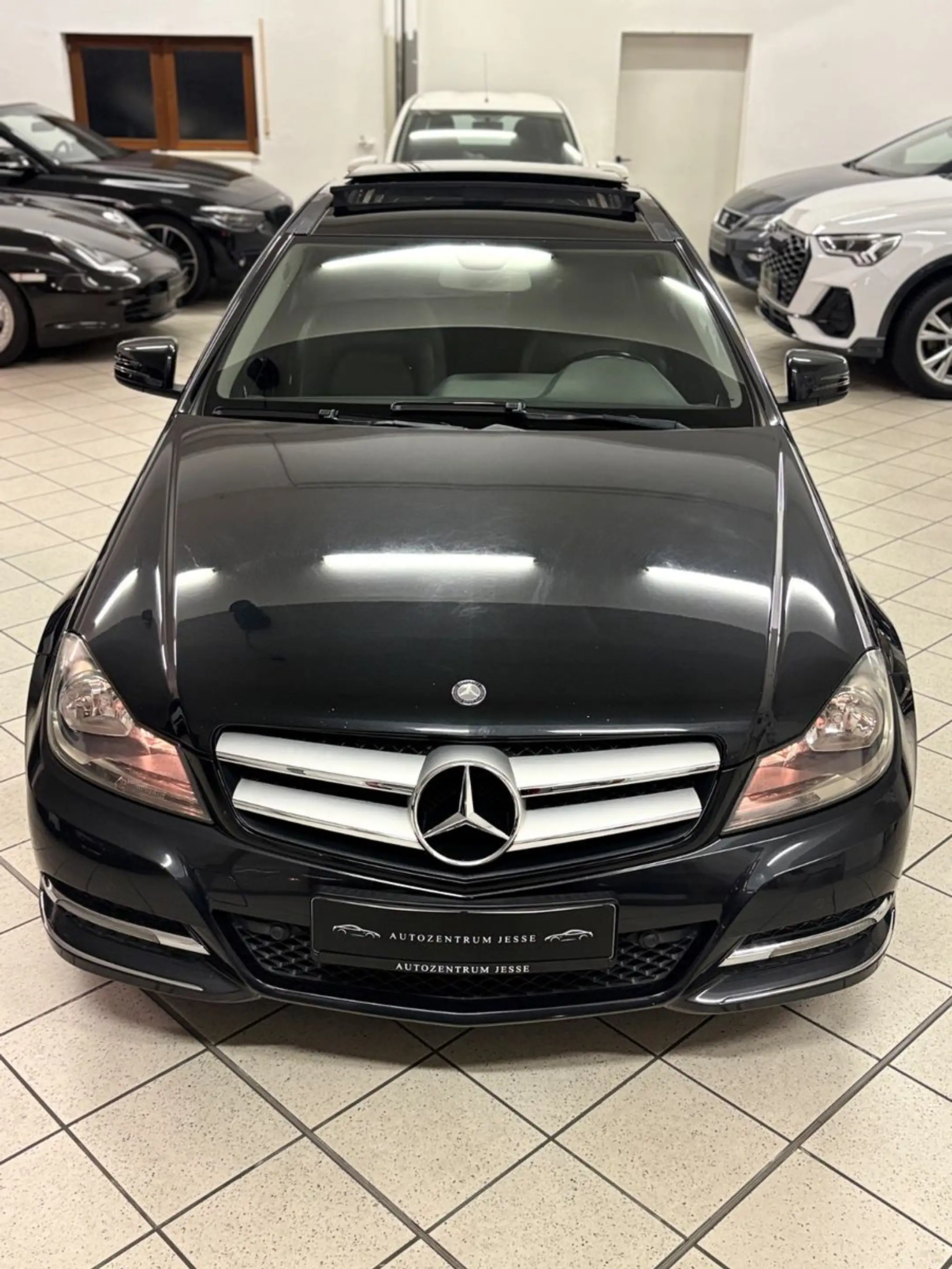 Mercedes-Benz C 250 Coupe CGI BlueEfficiency|Service Neu|Pano — photo 12
