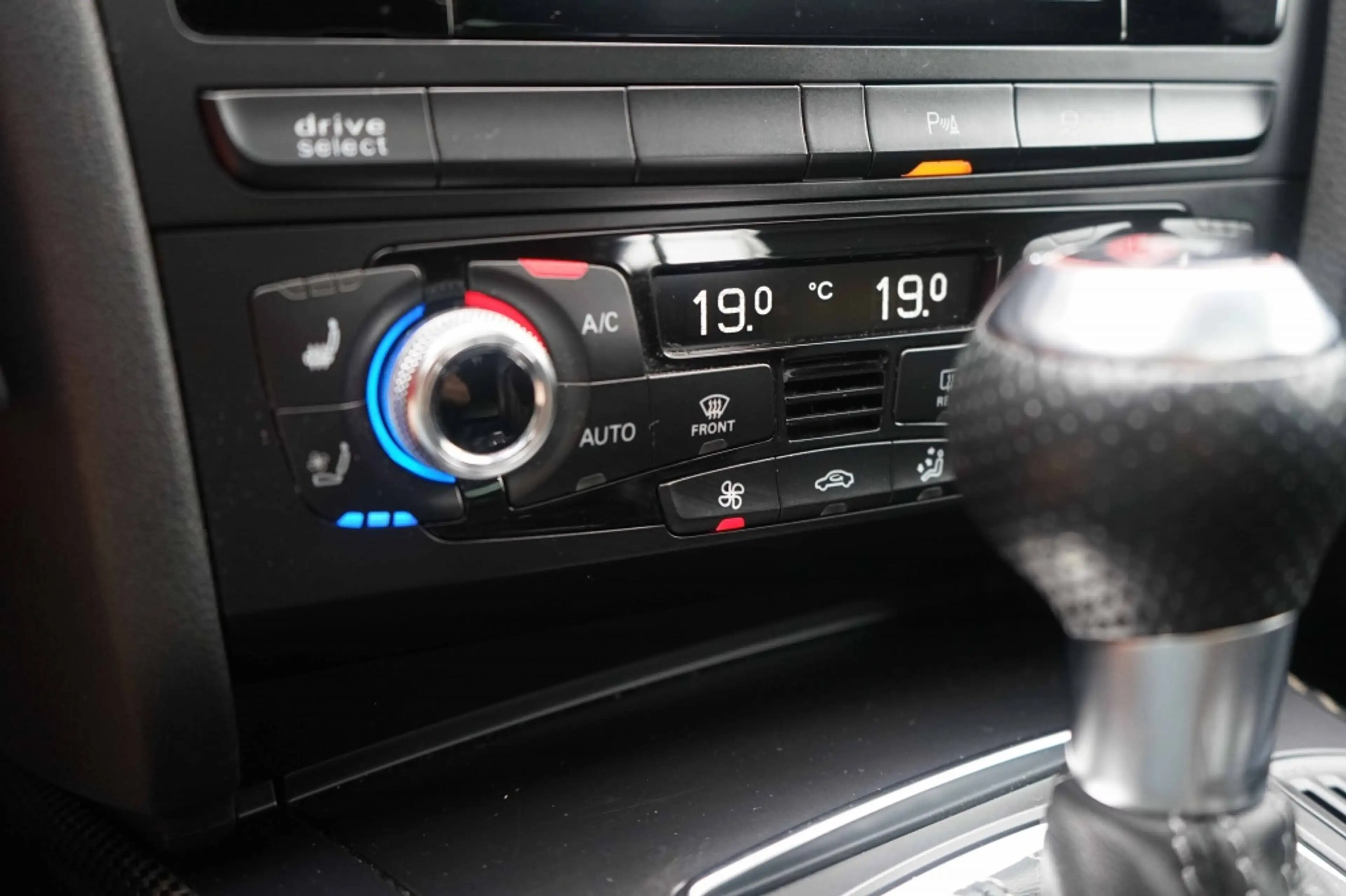Audi RS4 Avant 4.2 FSI V8 Quattro Pano/B&O/Carbon/KW-V3/450 — photo 26