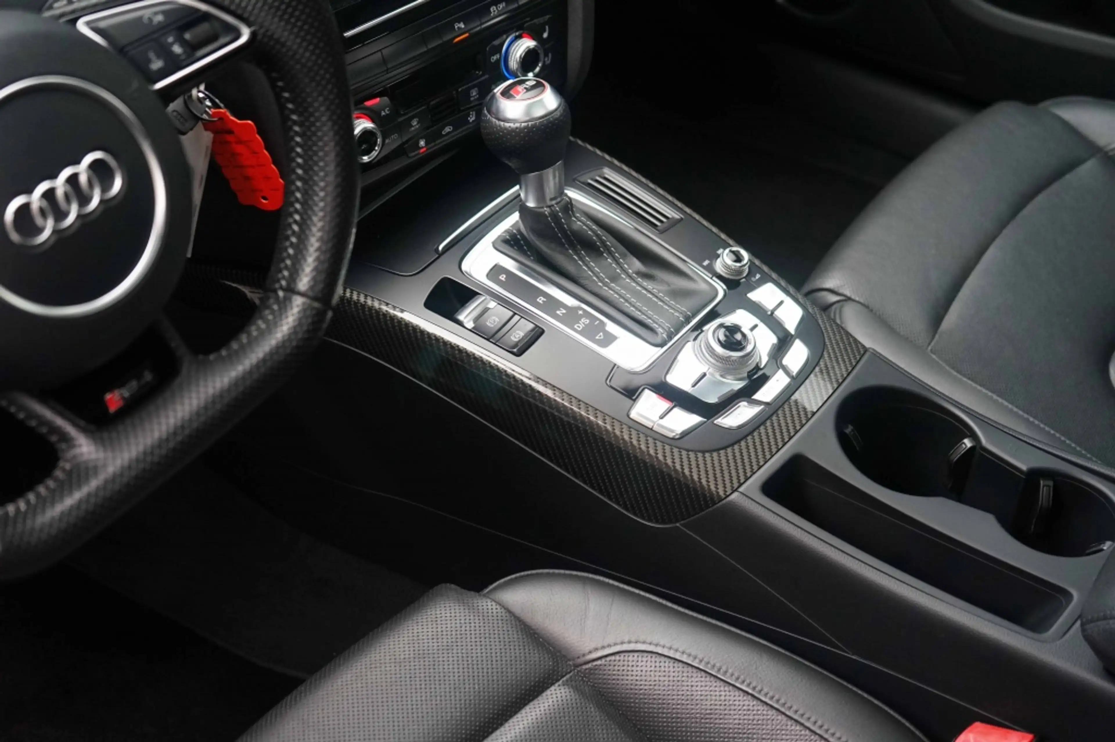 Audi RS4 Avant 4.2 FSI V8 Quattro Pano/B&O/Carbon/KW-V3/450 — photo 21