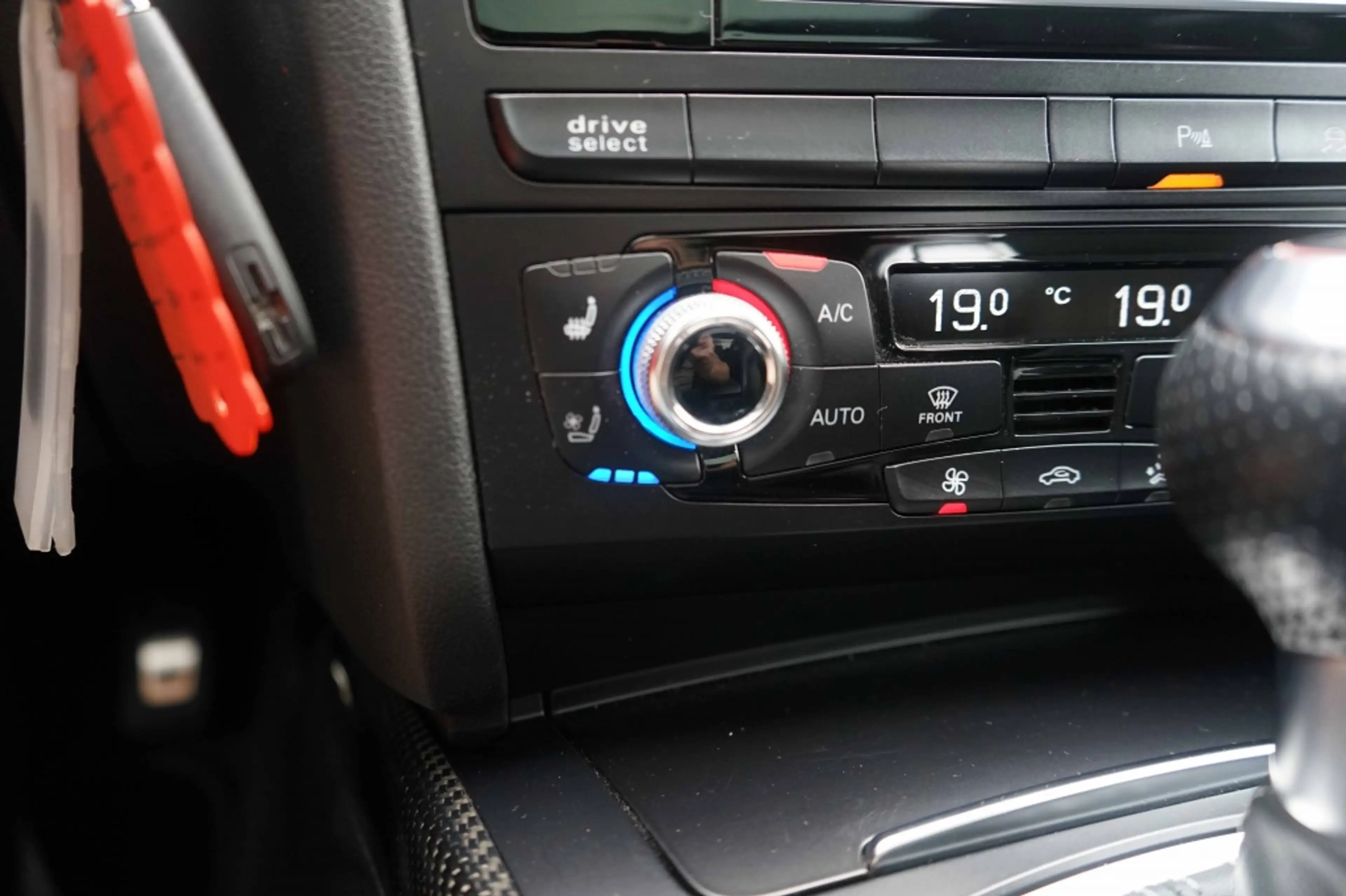 Audi RS4 Avant 4.2 FSI V8 Quattro Pano/B&O/Carbon/KW-V3/450 — photo 27