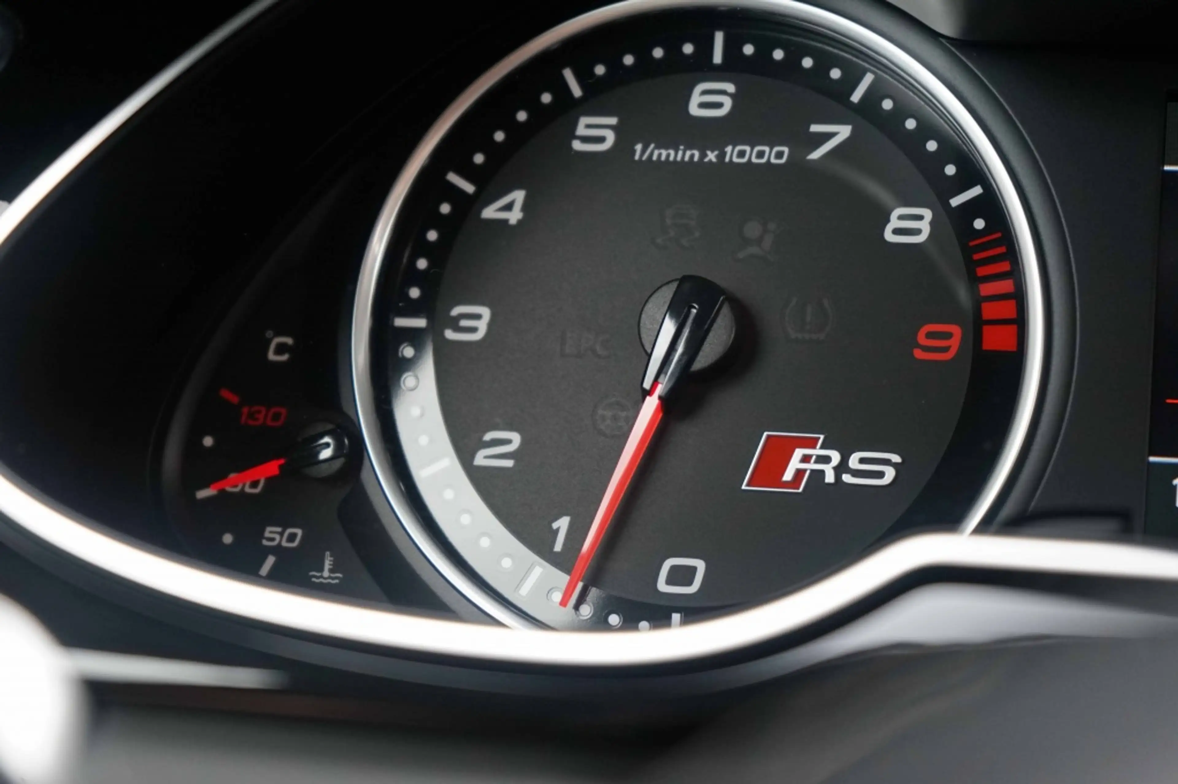 Audi RS4 Avant 4.2 FSI V8 Quattro Pano/B&O/Carbon/KW-V3/450 — photo 20