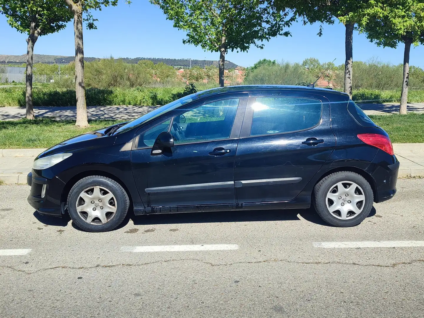 Peugeot 308 308 SW 1.6HDI FAP Confort 6 vel. Confort Negro - 2
