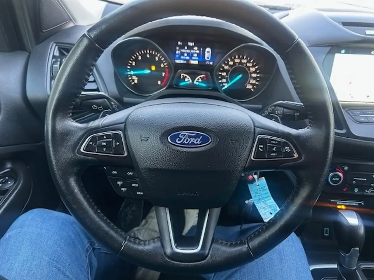 Ford Escape снимка Ford Escape