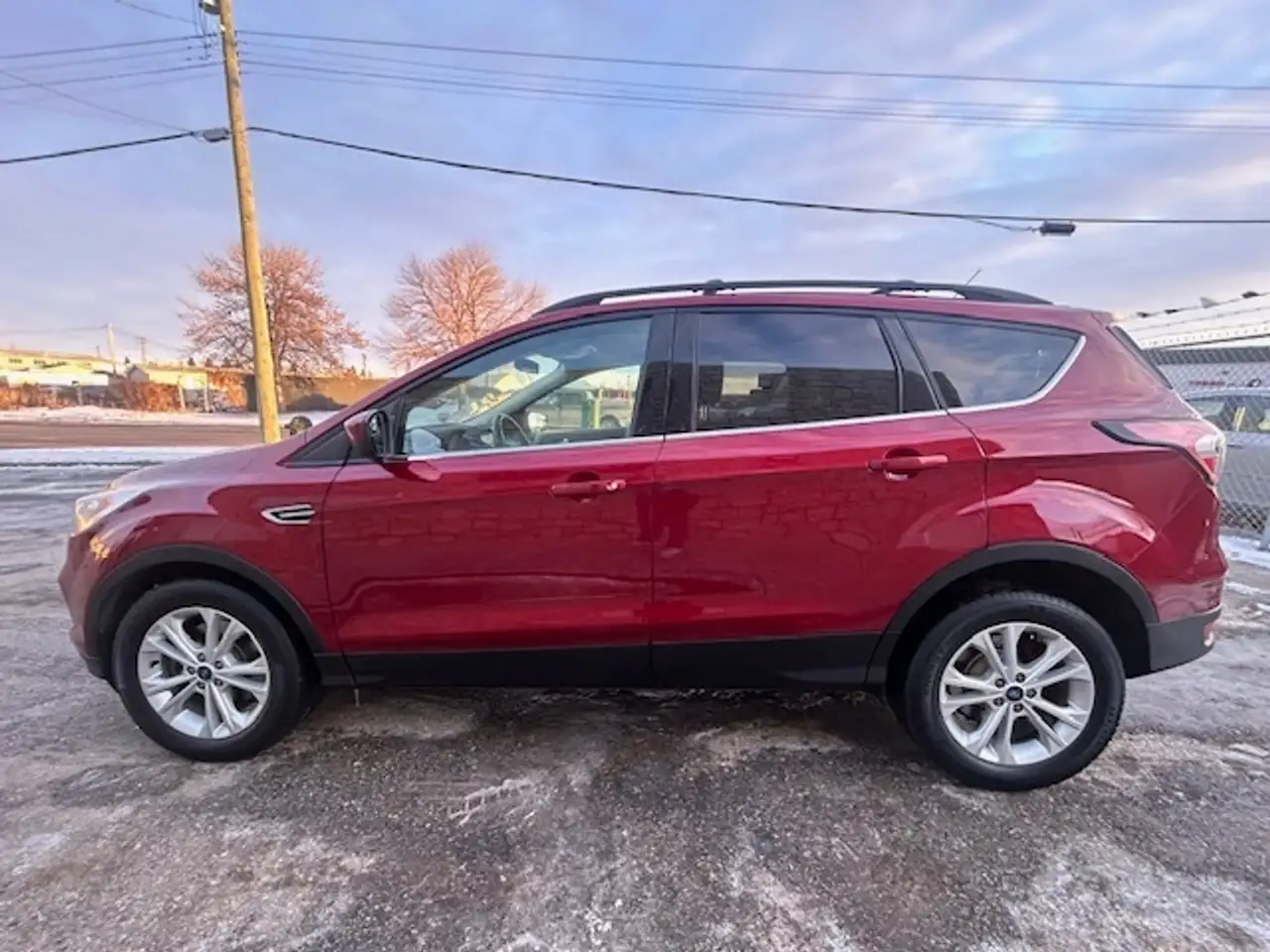 Ford Escape снимка Ford Escape