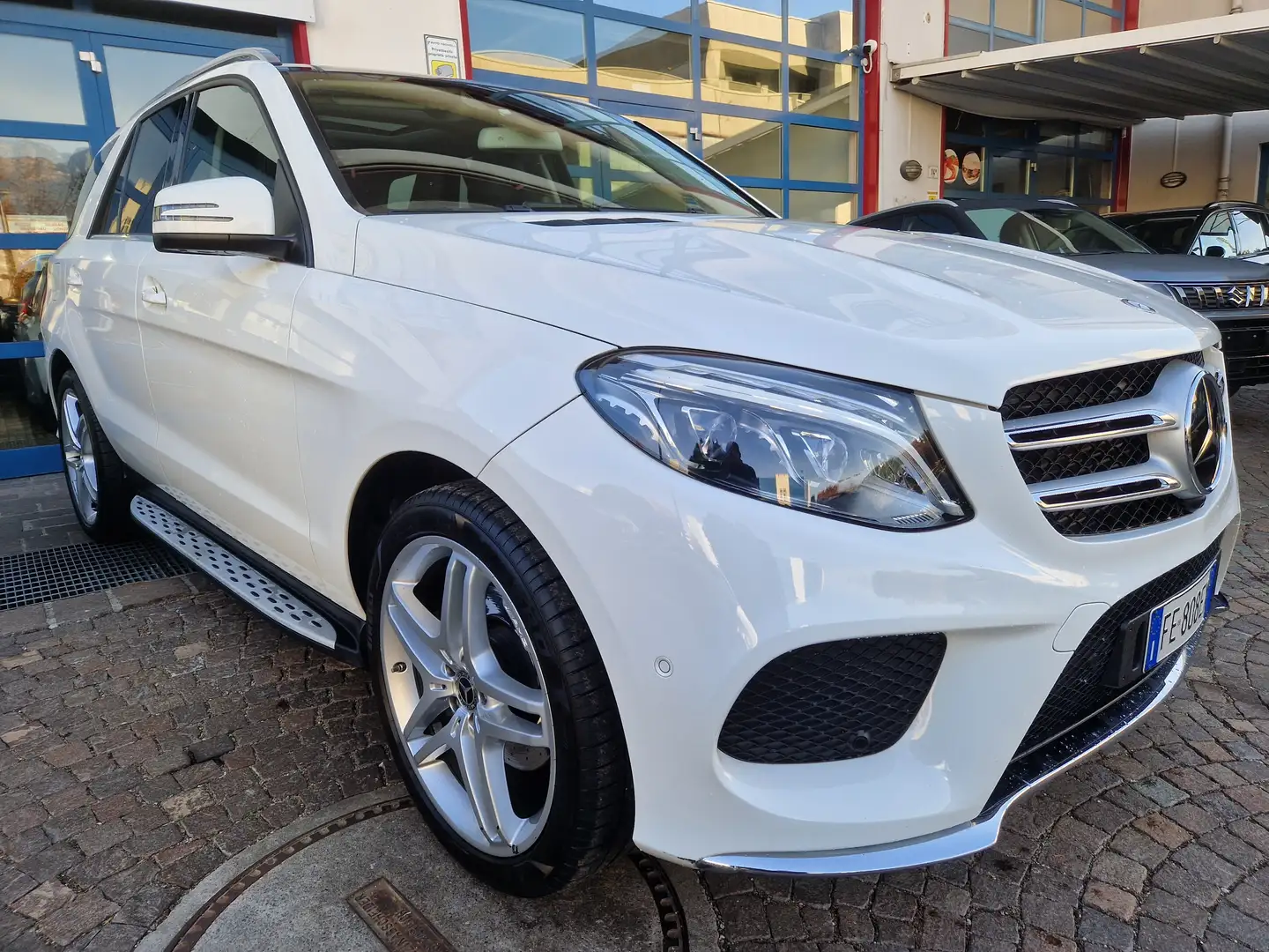 Mercedes-Benz GLE 350 d258Cv 4Matic AMG Distronic+LED 21"Opensky 360° Bianco - 2
