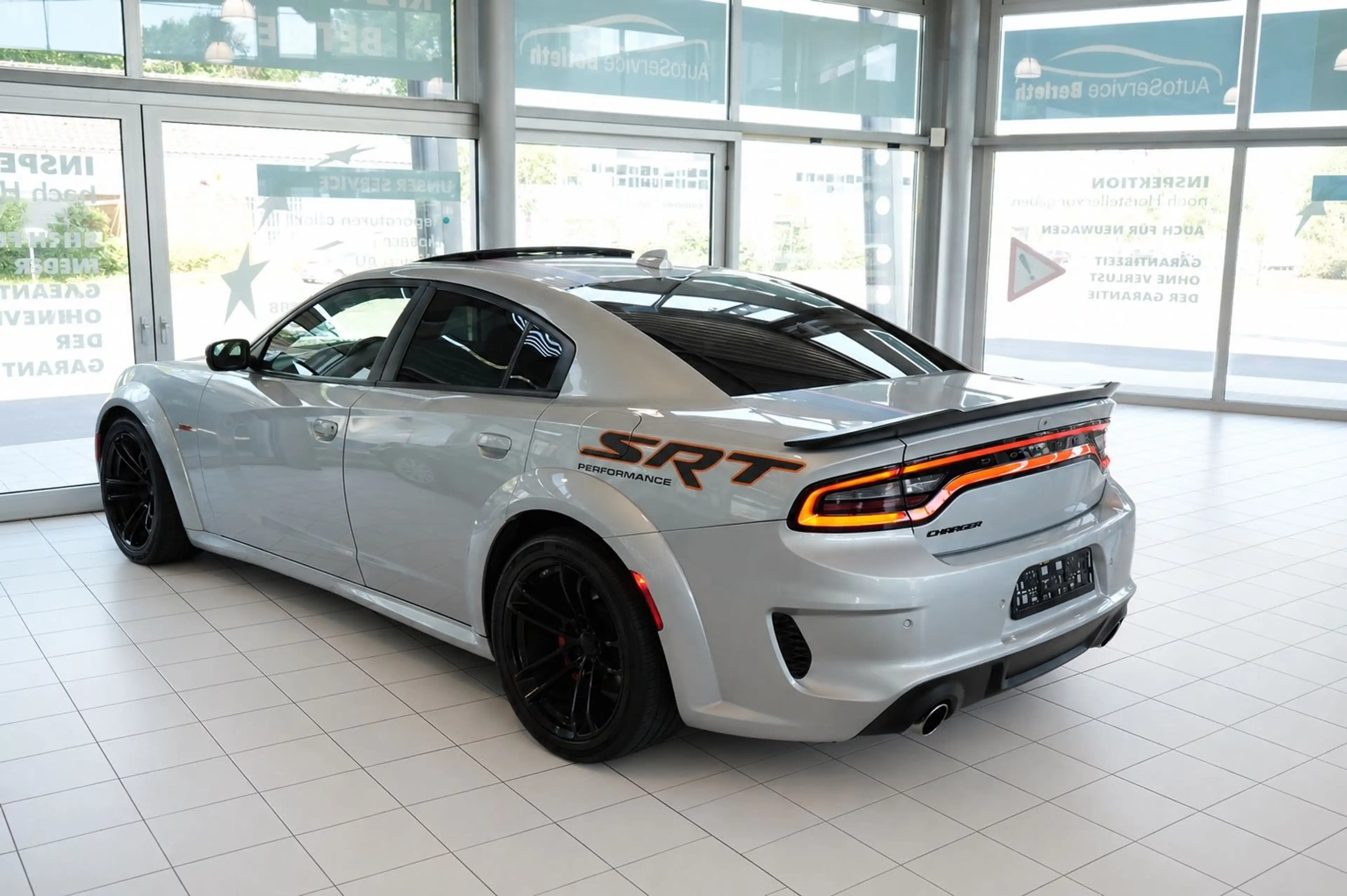Dodge Charger SRT Scat Pack Widebody 6.4l V8 — photo 4
