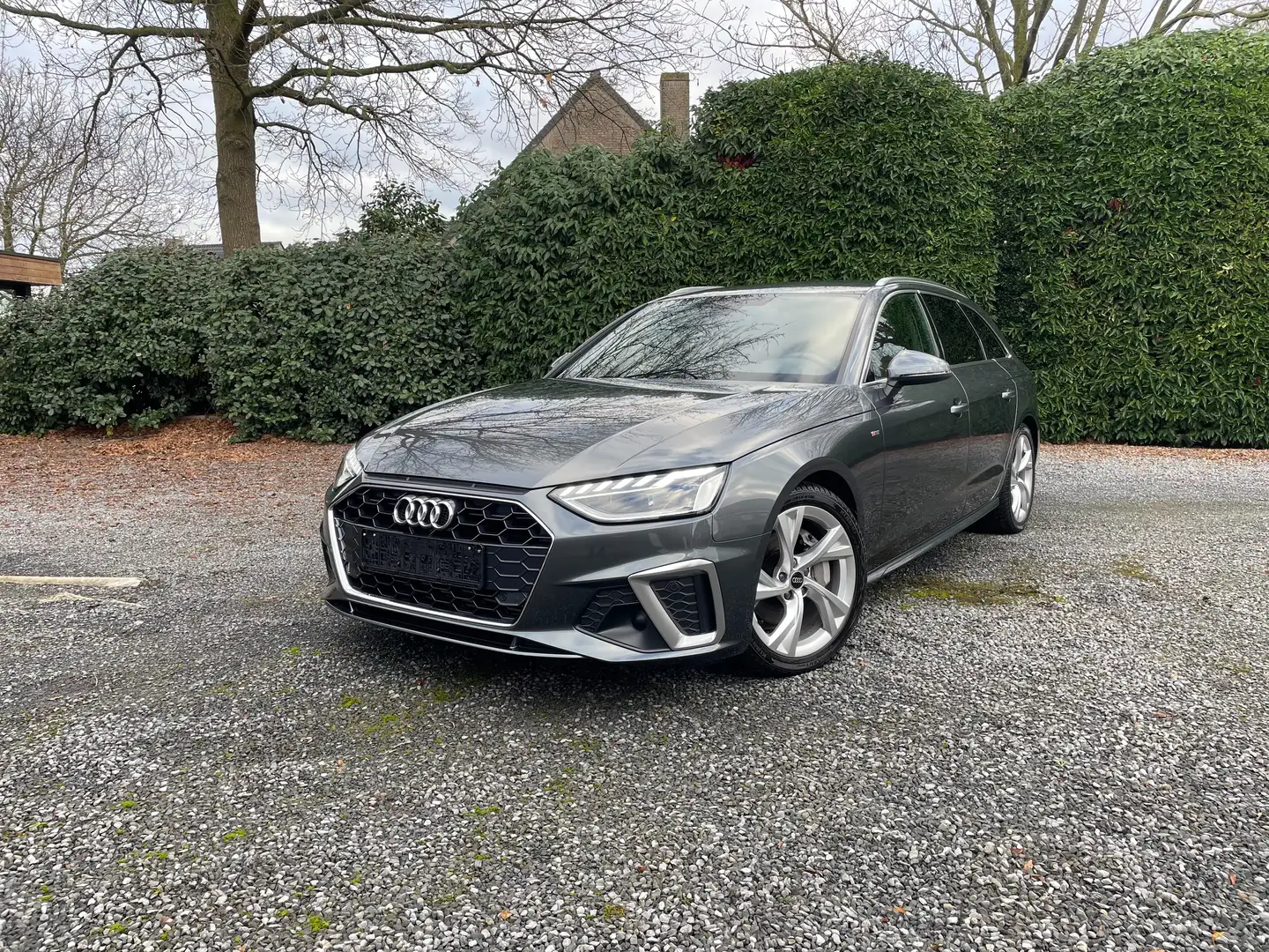 Audi A4 💥Avant40TFSI Sline stronic/LED/Navi/PDC/ACC💥 Grijs - 1