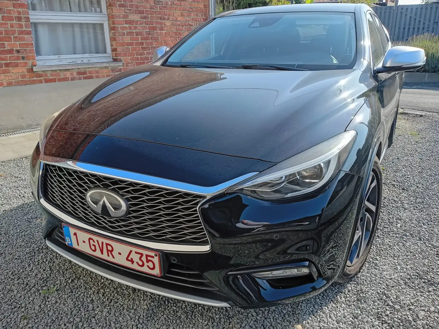 Infiniti Q30 Q30 1.5d Premium Tech Black - 1