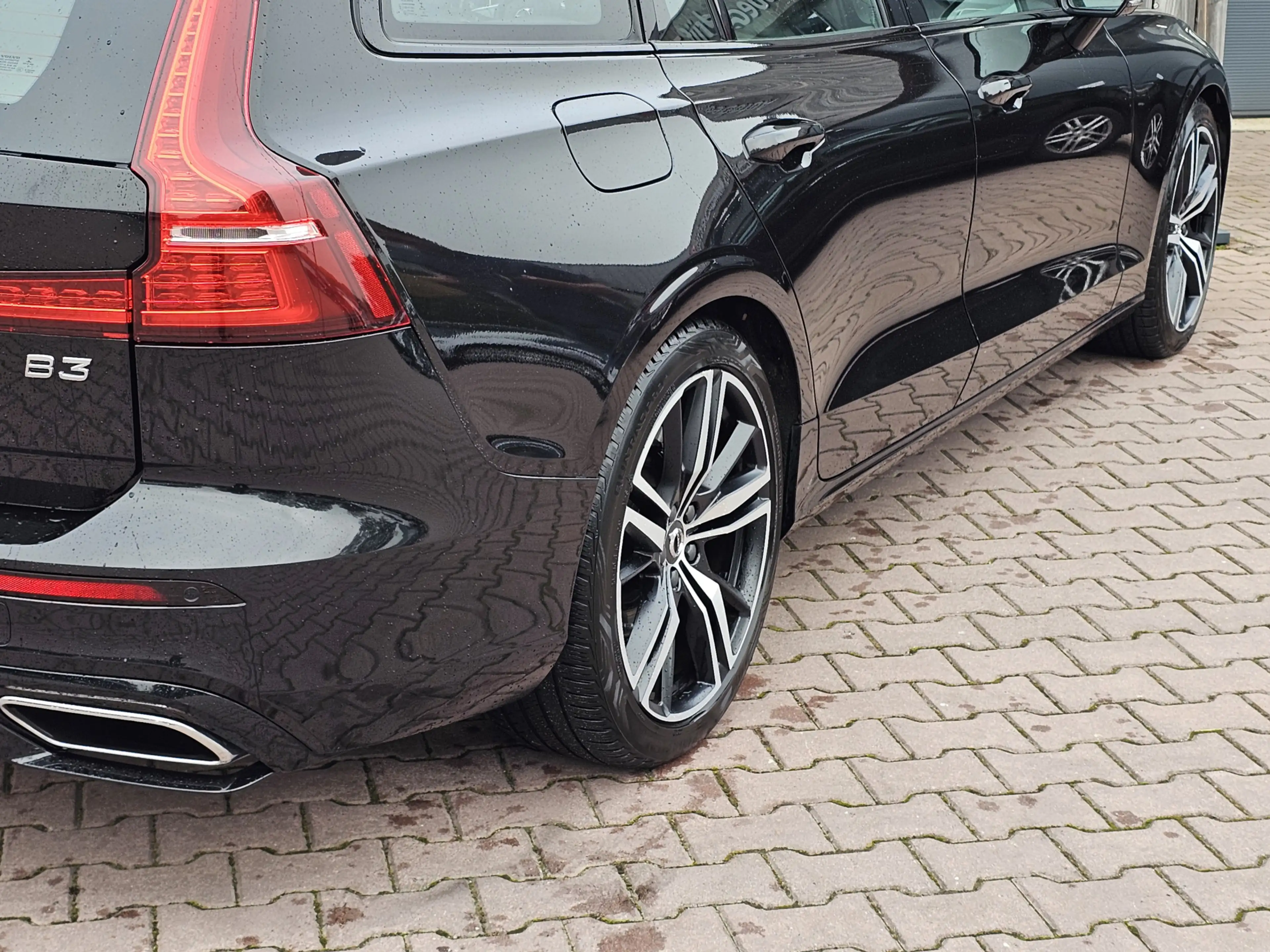 Volvo V60 2.0 B3 R-Design | LED | Trekhaak | Elek. bestuurde — photo 5
