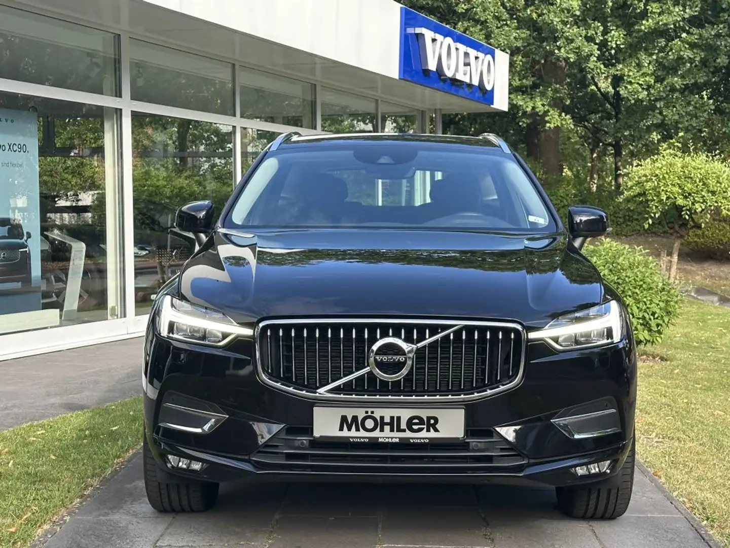 Volvo XC60 D4 Geartronic Inscription Schwarz - 2