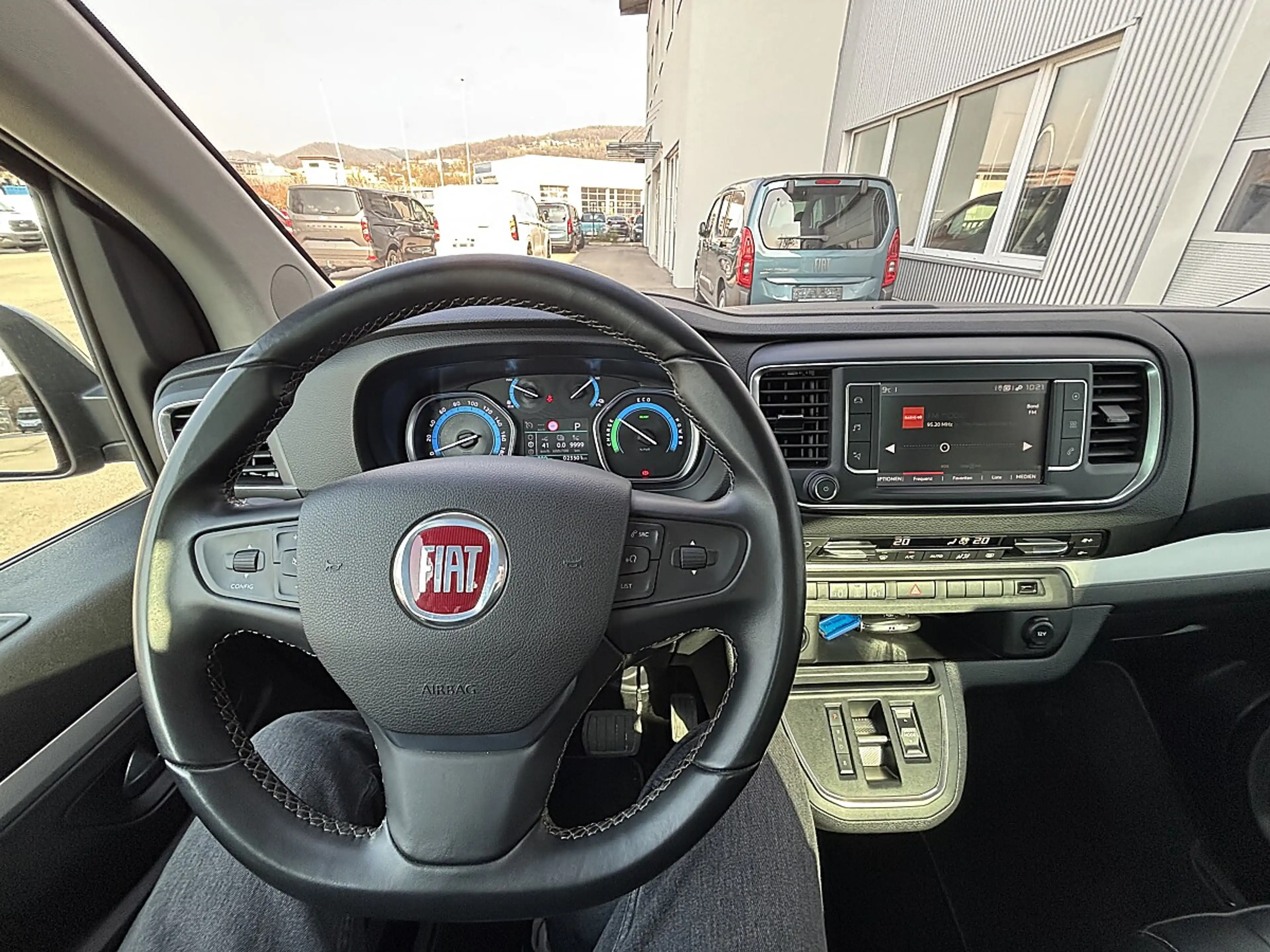 Fiat Ulysse Batterie 75kWh Lounge — photo 11