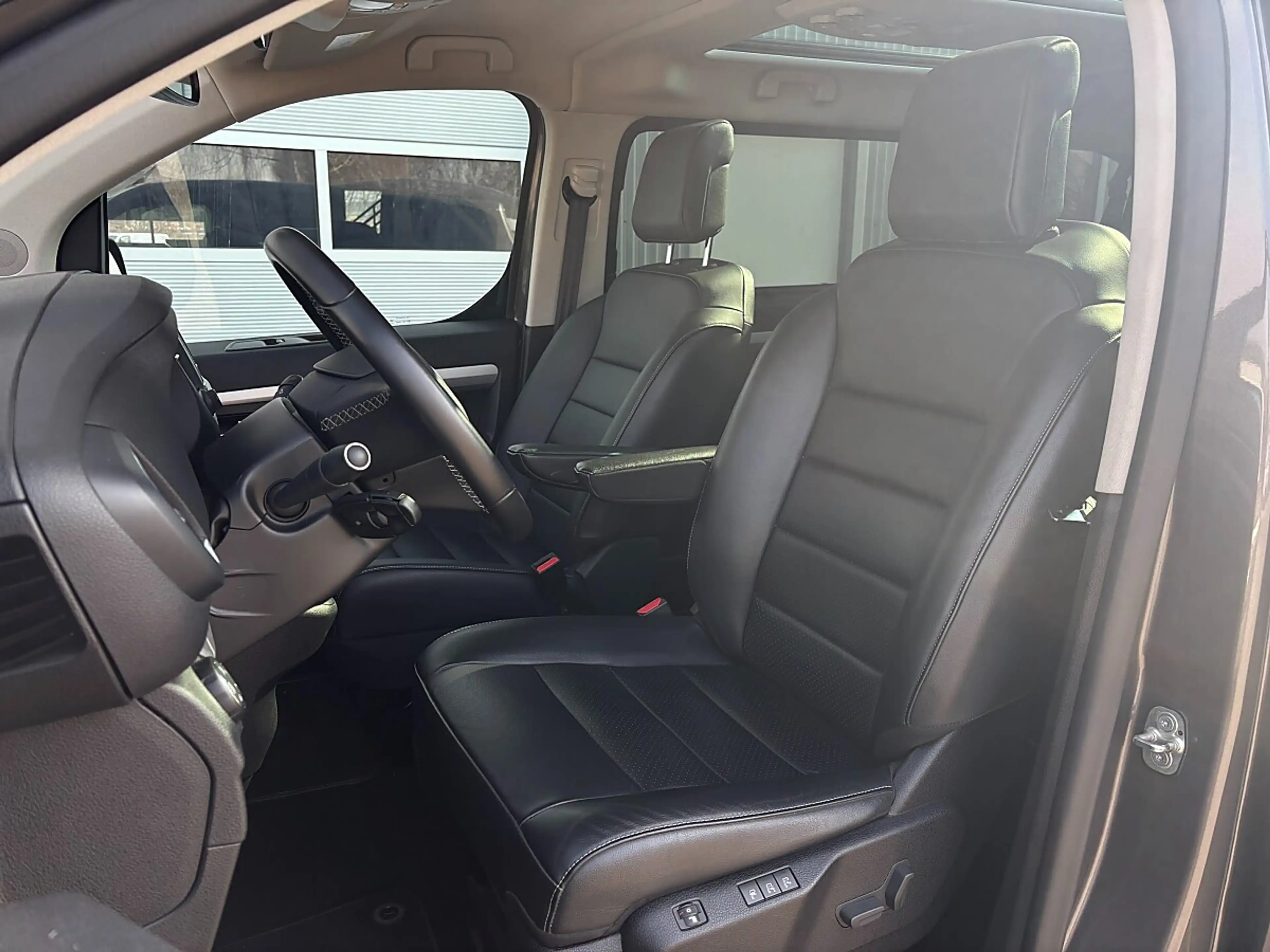 Fiat Ulysse Batterie 75kWh Lounge — photo 9