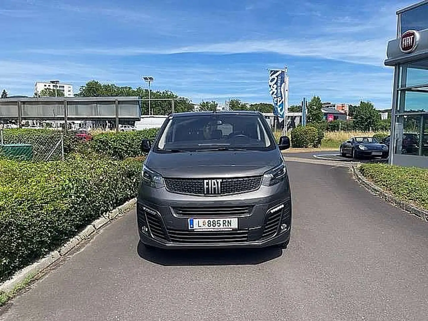 Fiat Ulysse Batterie 75kWh Lounge Gris - 2